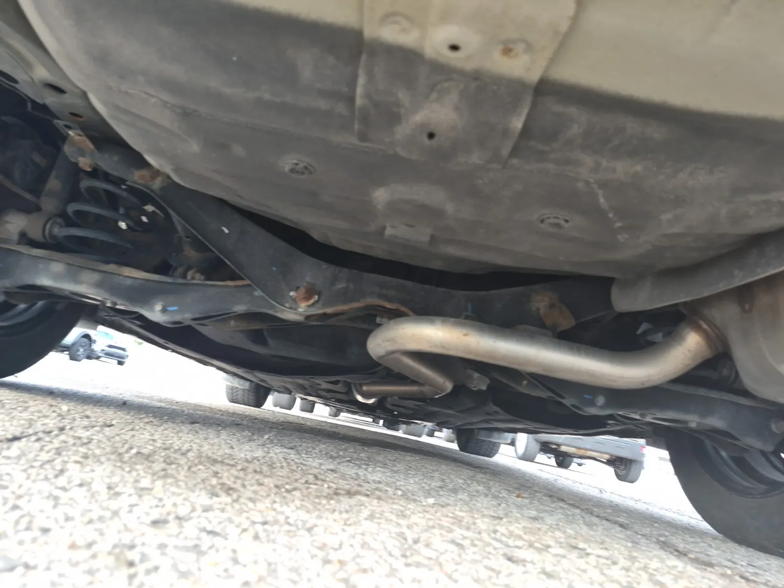 Undercarriage - Rear Photo