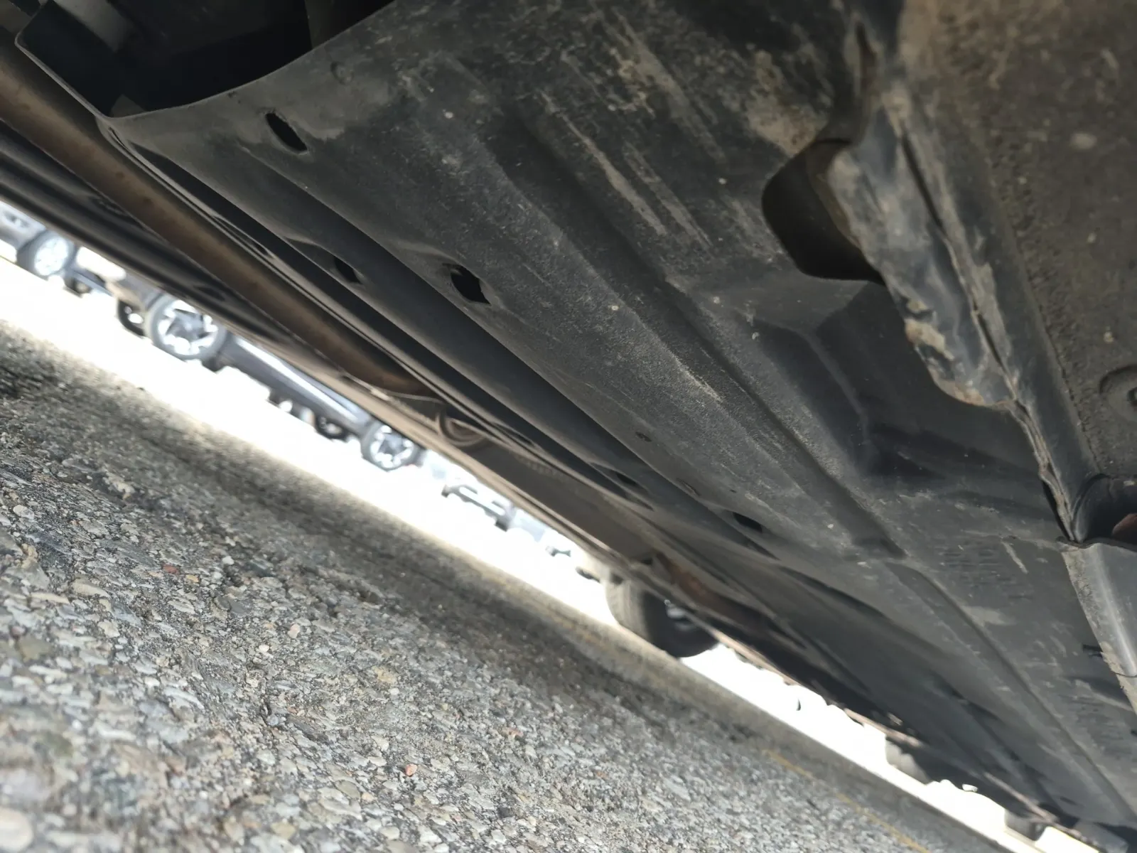 Undercarriage - Passenger Photo