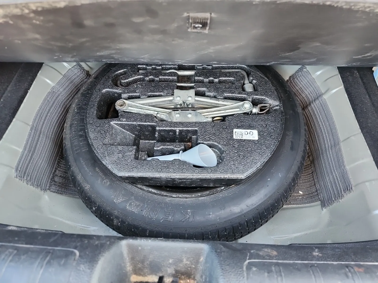 Spare Tire & Wheel Photo