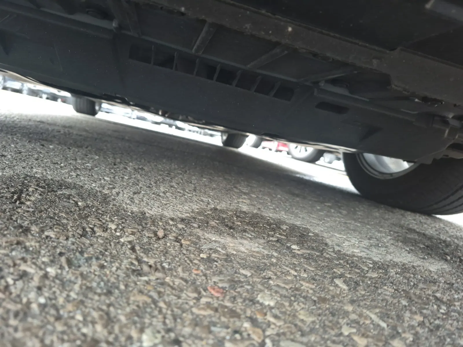 Undercarriage - Front Photo