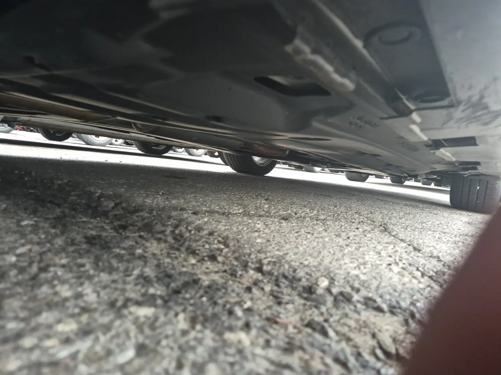Undercarriage - Passenger Photo
