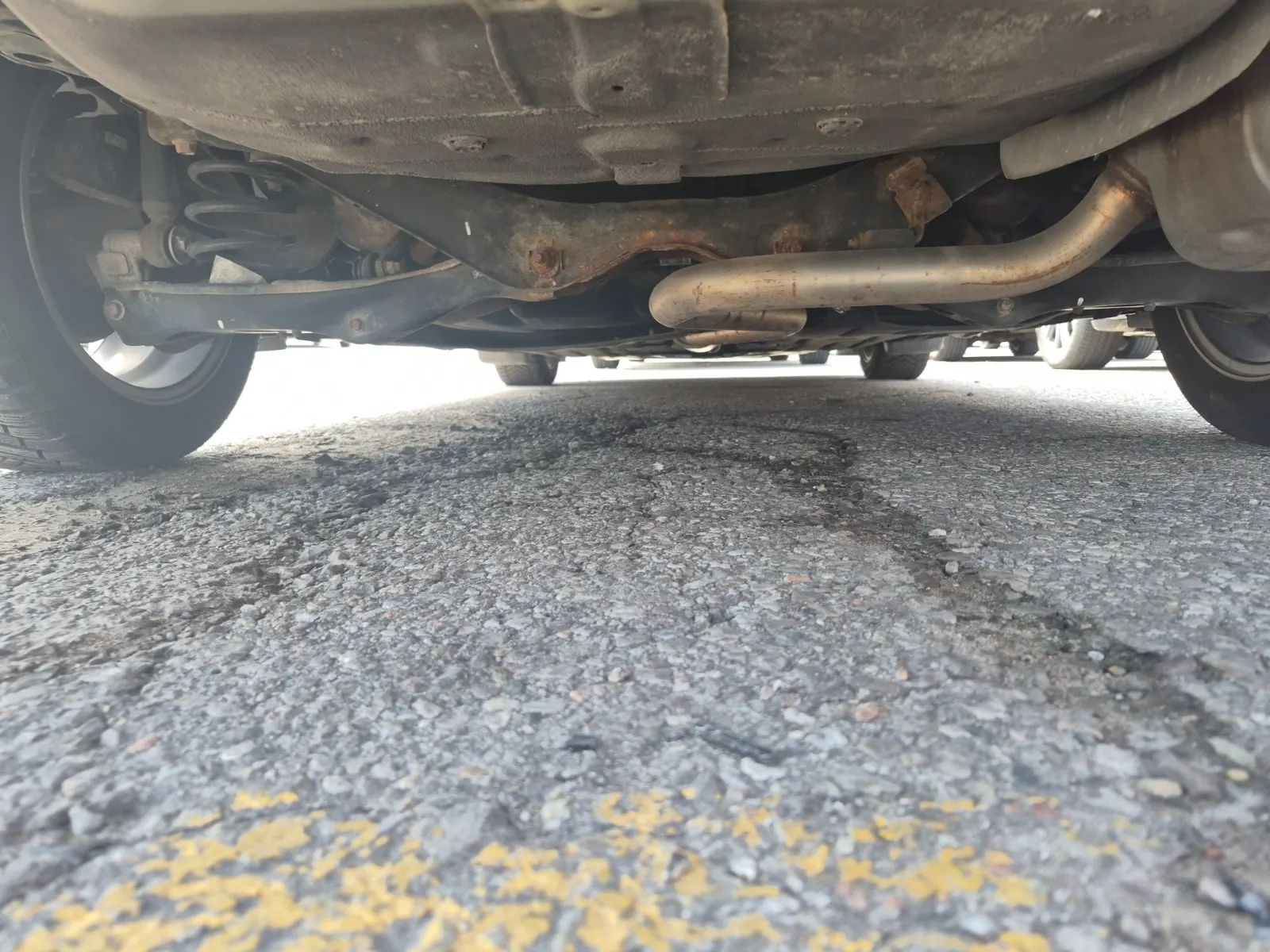 Undercarriage - Rear Photo