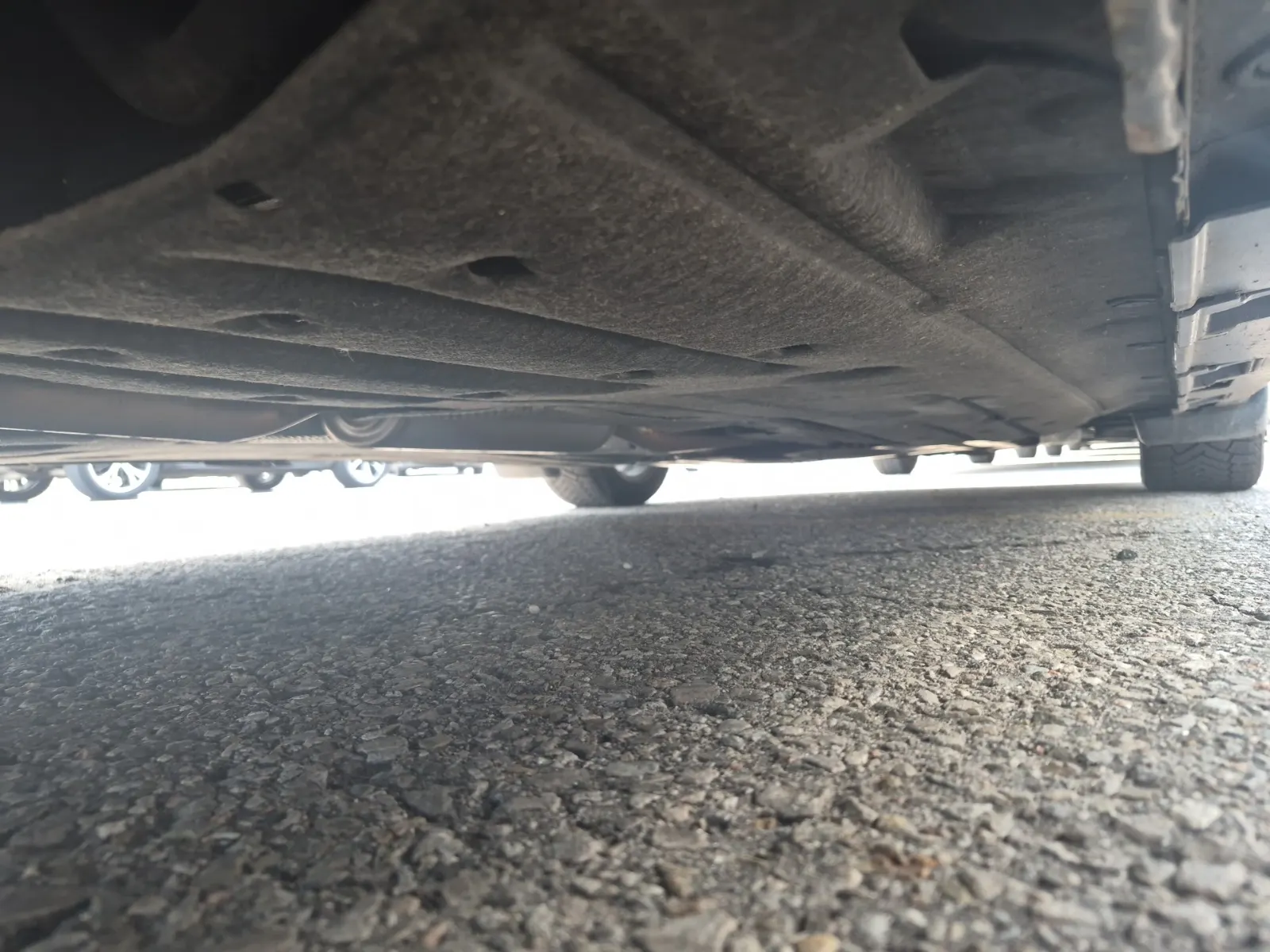 Undercarriage - Passenger Photo