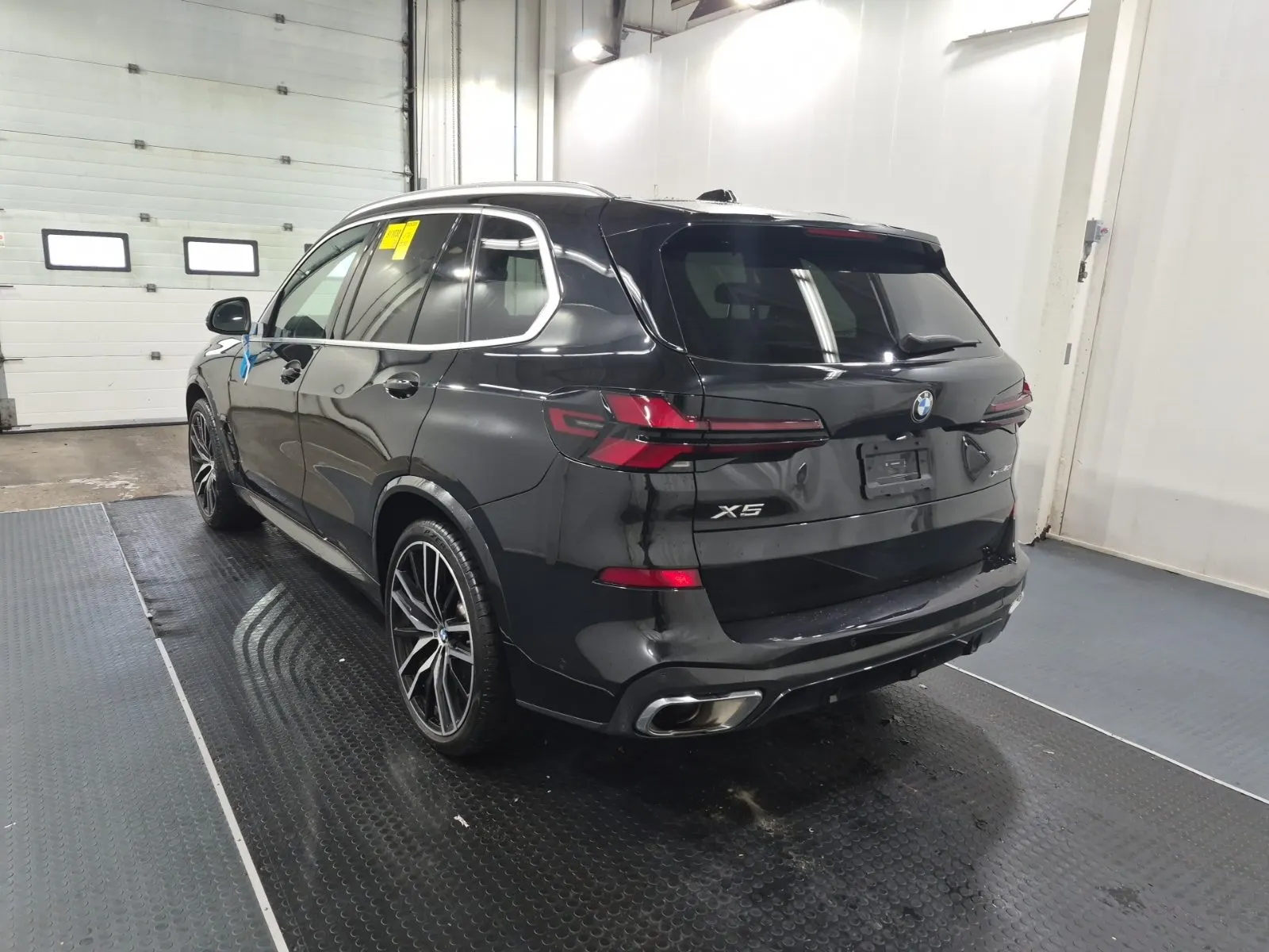 Driver Rear 3/4 Photo