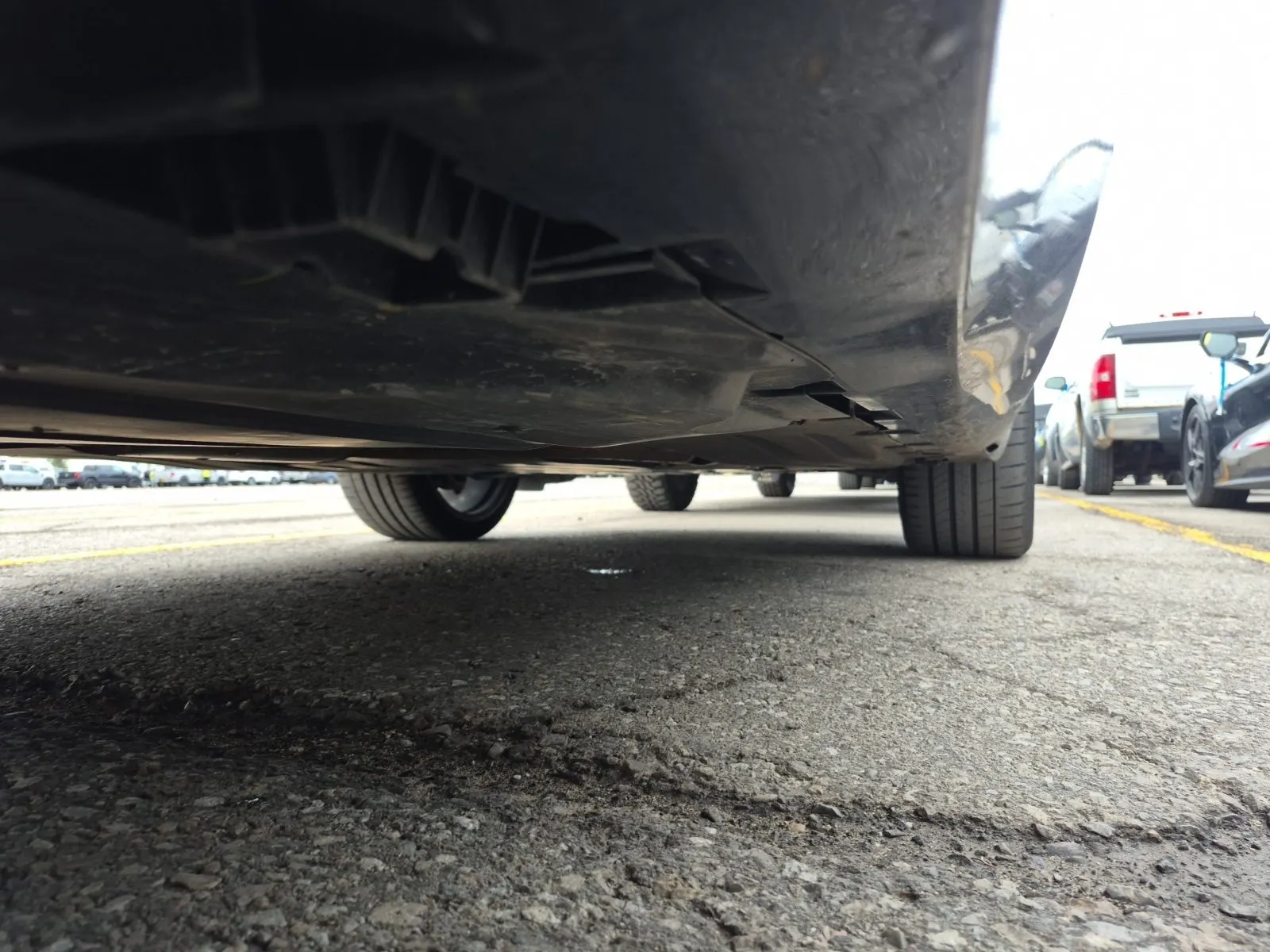 Undercarriage - Passenger Photo