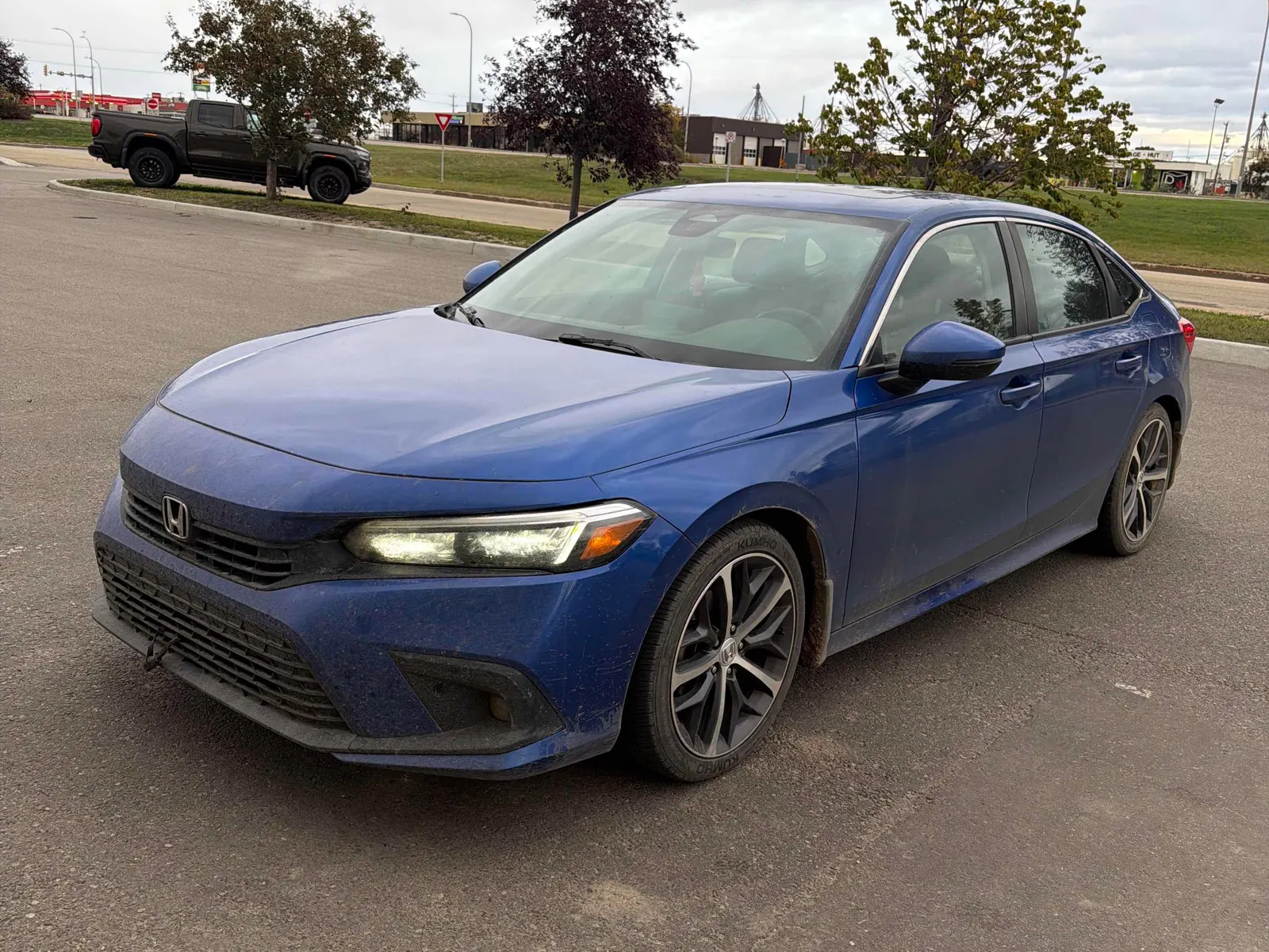 3/4 Front (Main image)