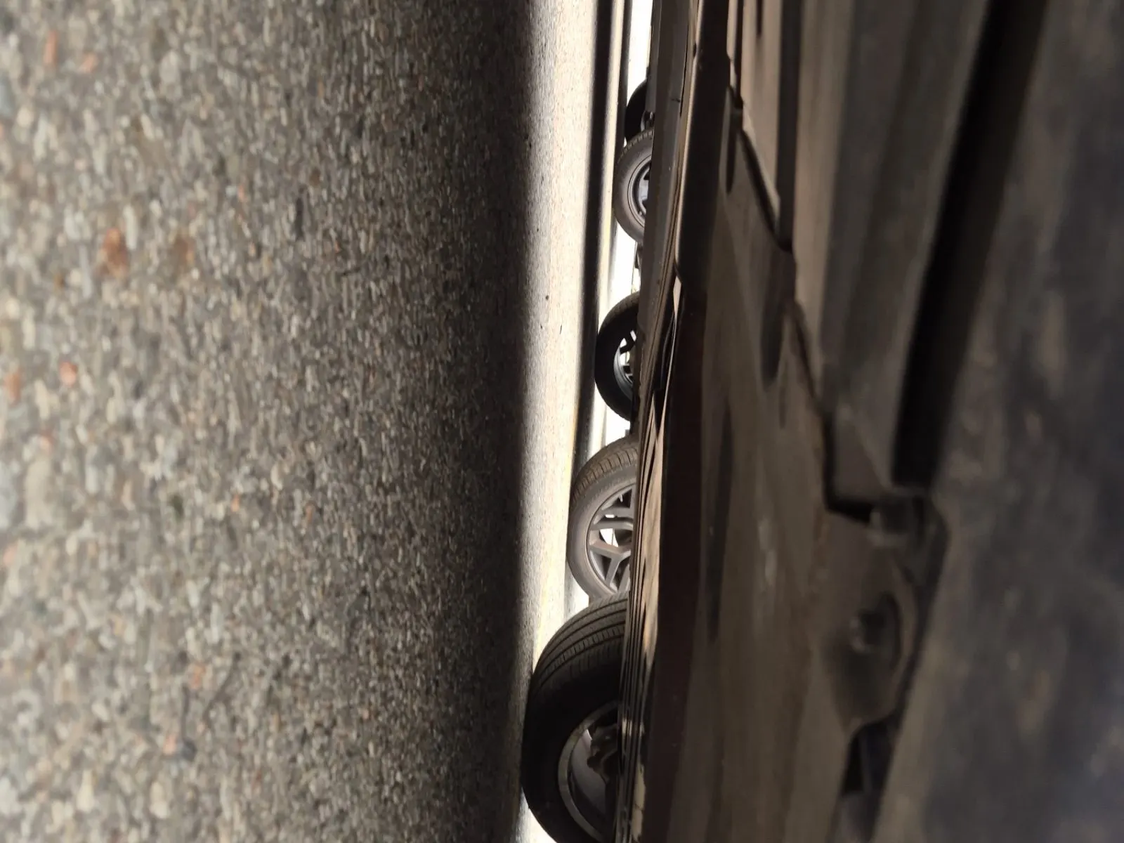 Undercarriage - Passenger Photo