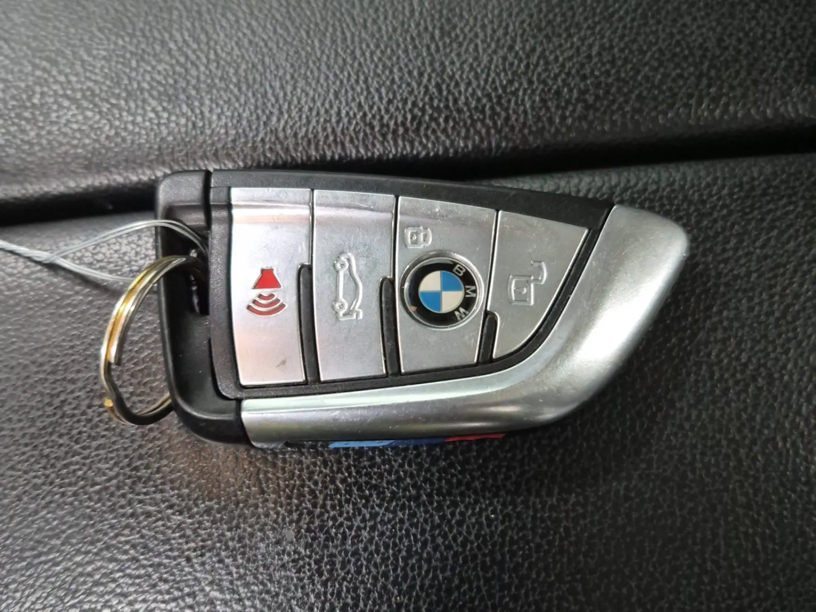 Keys/Fobs/Manual Photo