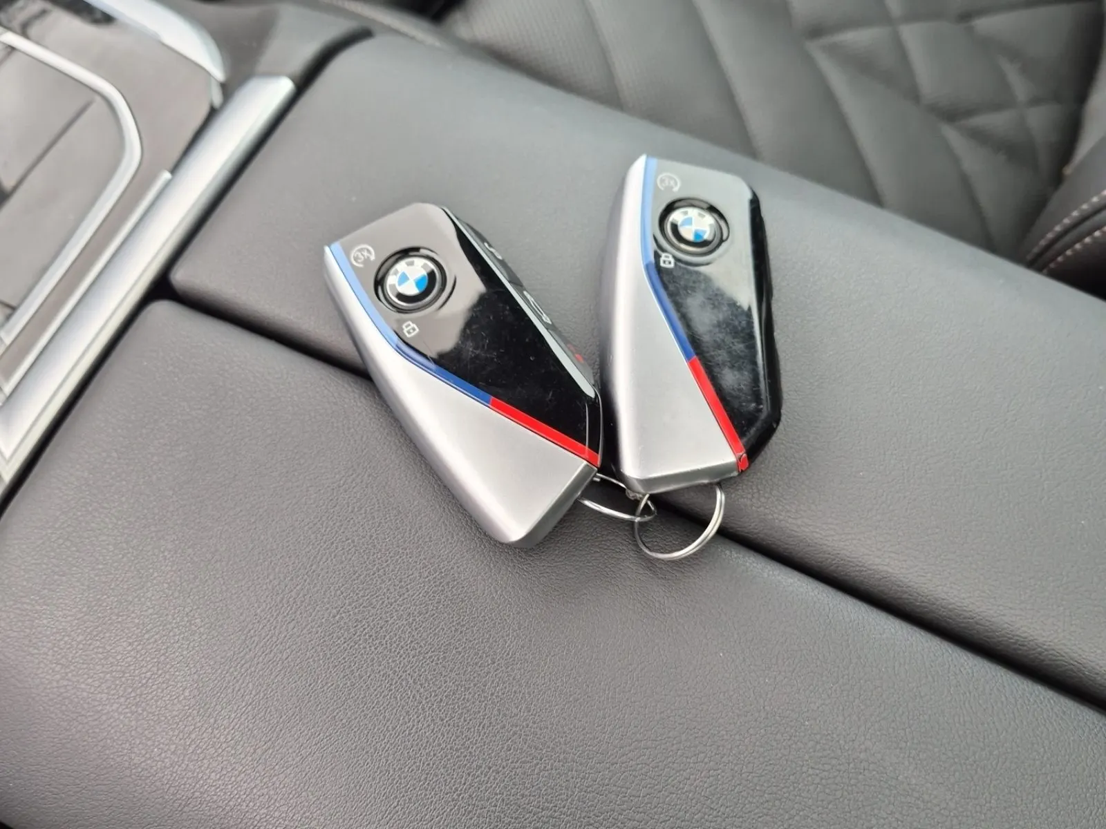 Keys/Fobs/Manual Photo