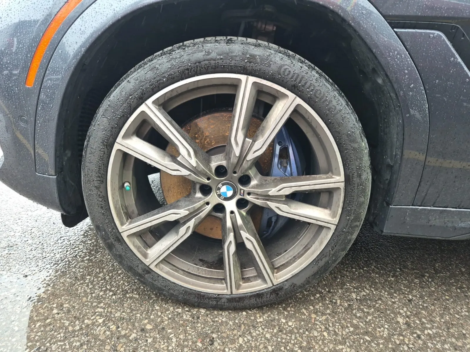 Front driver wheel/tire photo
