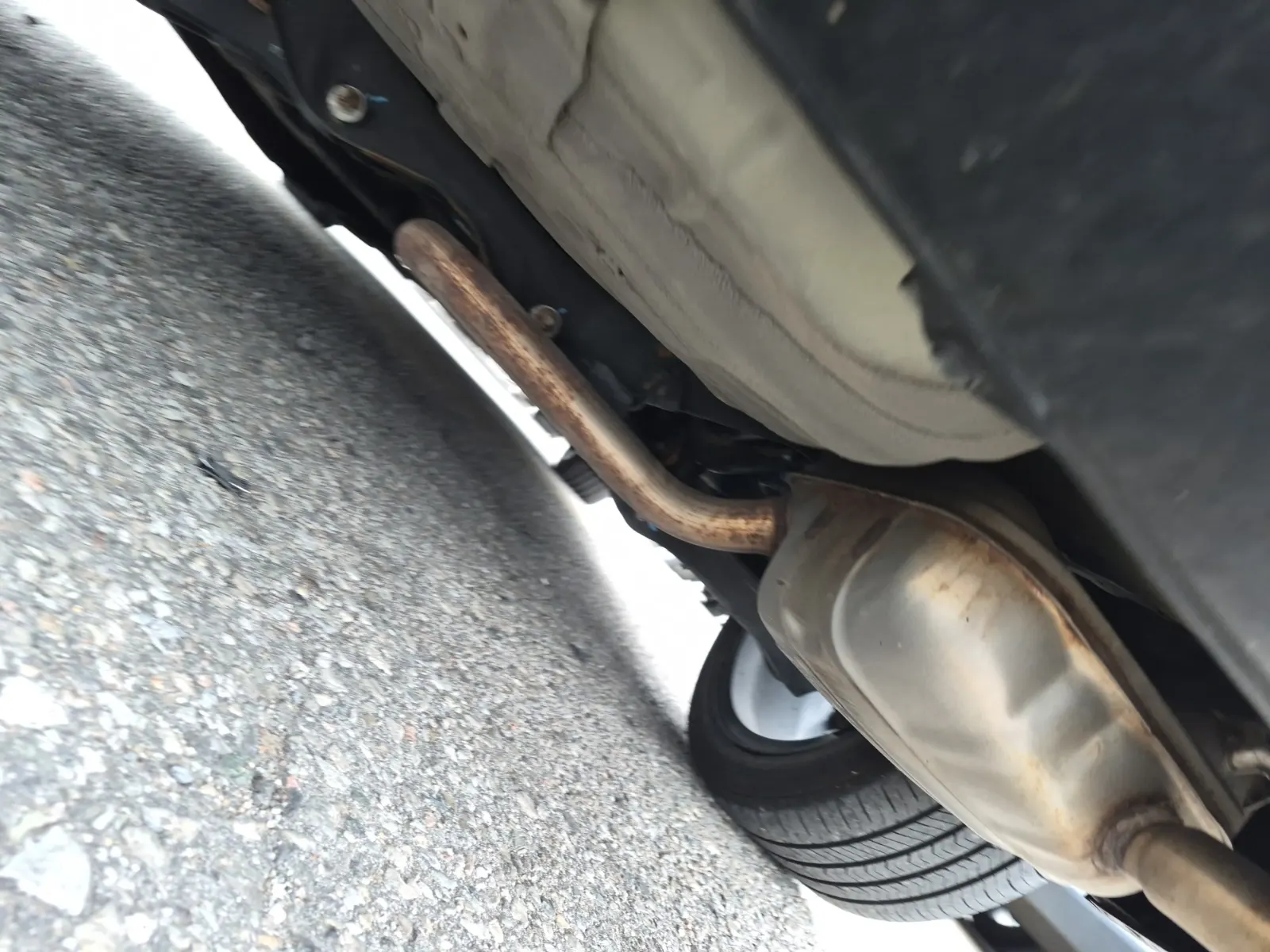 Undercarriage - Rear Photo