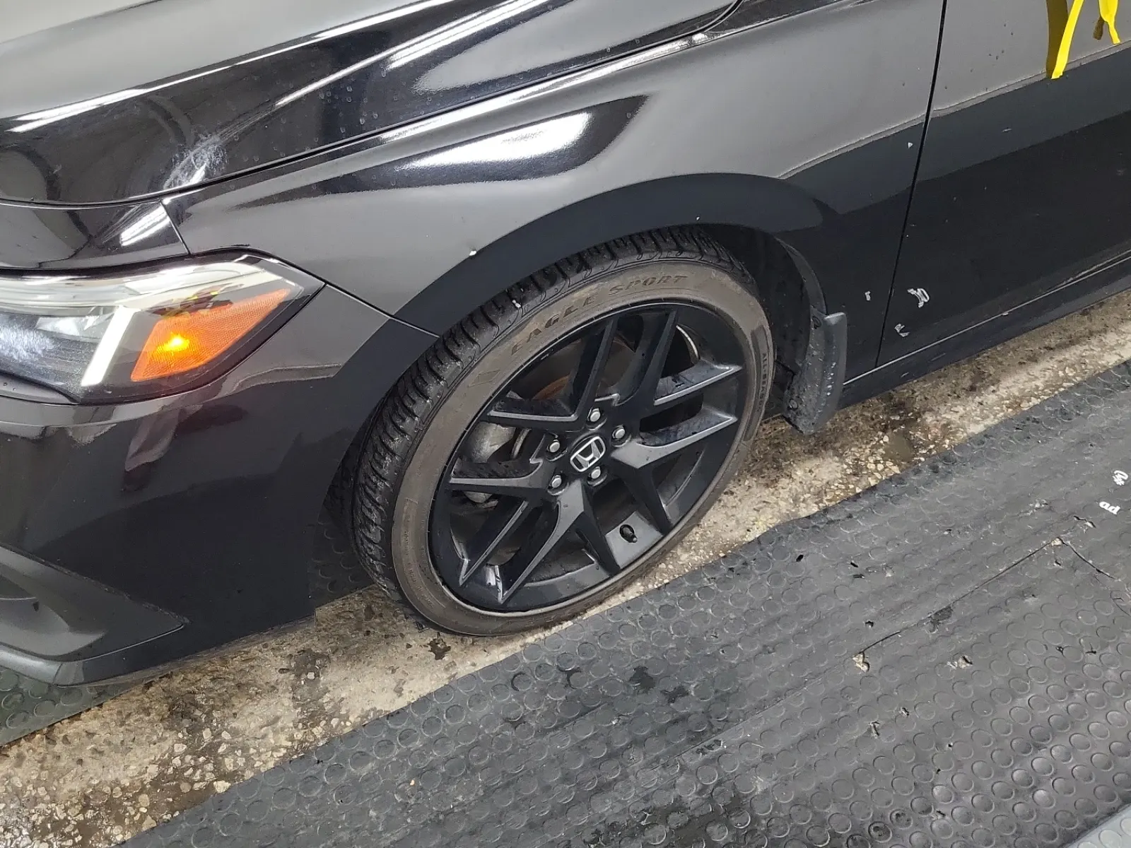 Front driver wheel/tire photo