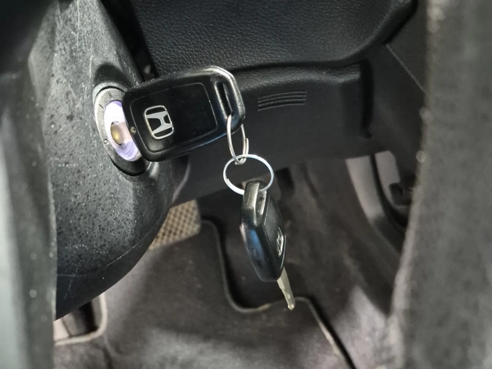 Keys/Fobs/Manual Photo