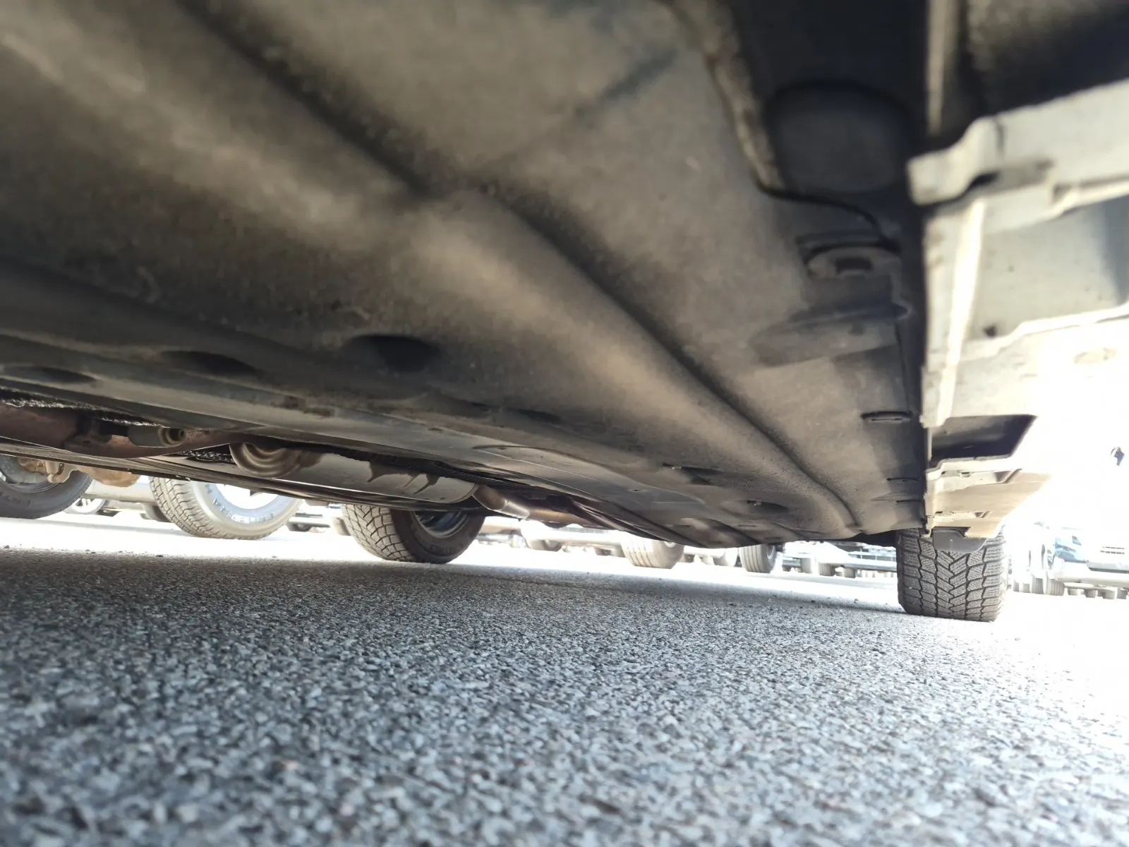 Undercarriage - Driver Photo