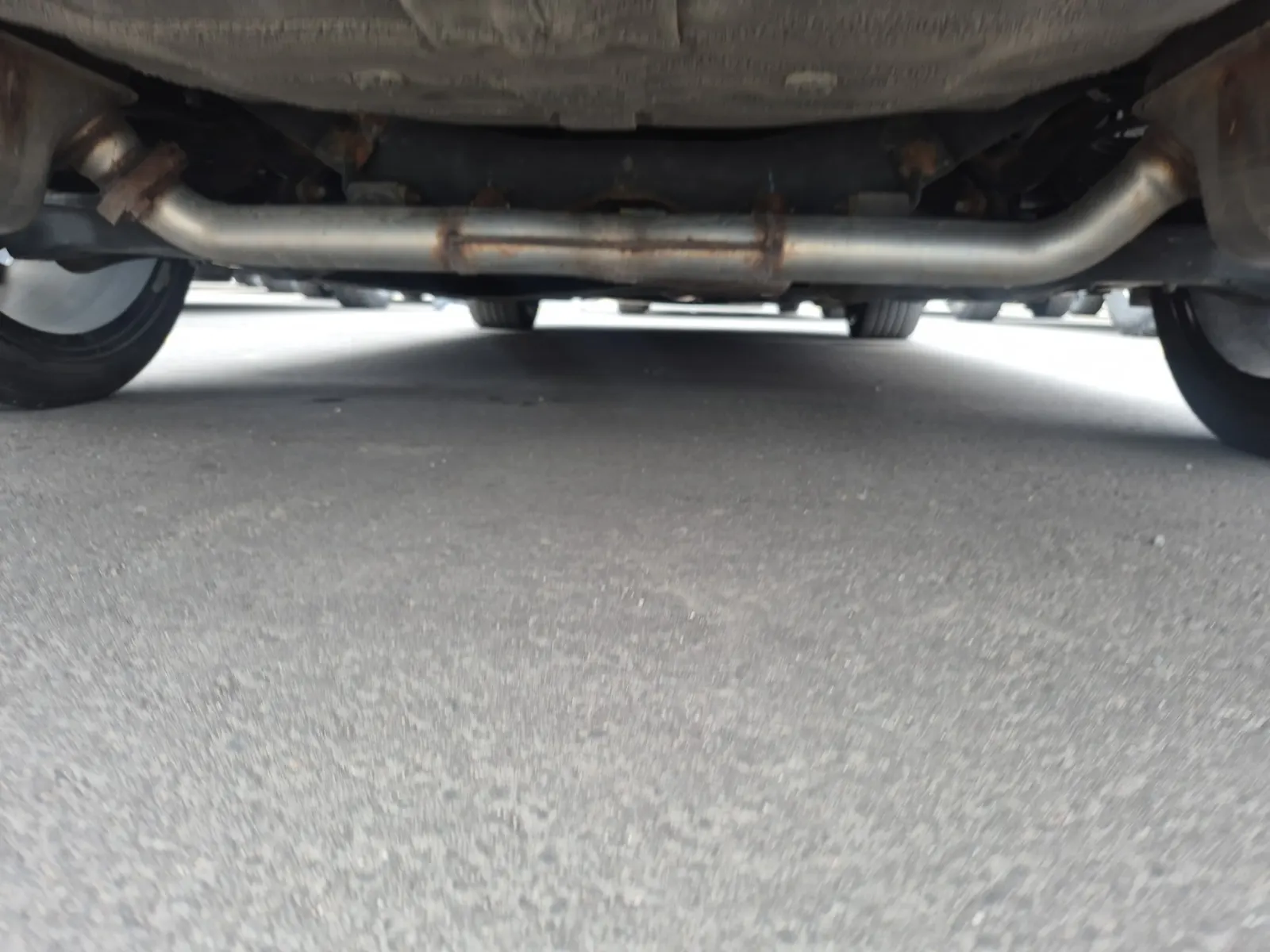 Undercarriage - Rear Photo