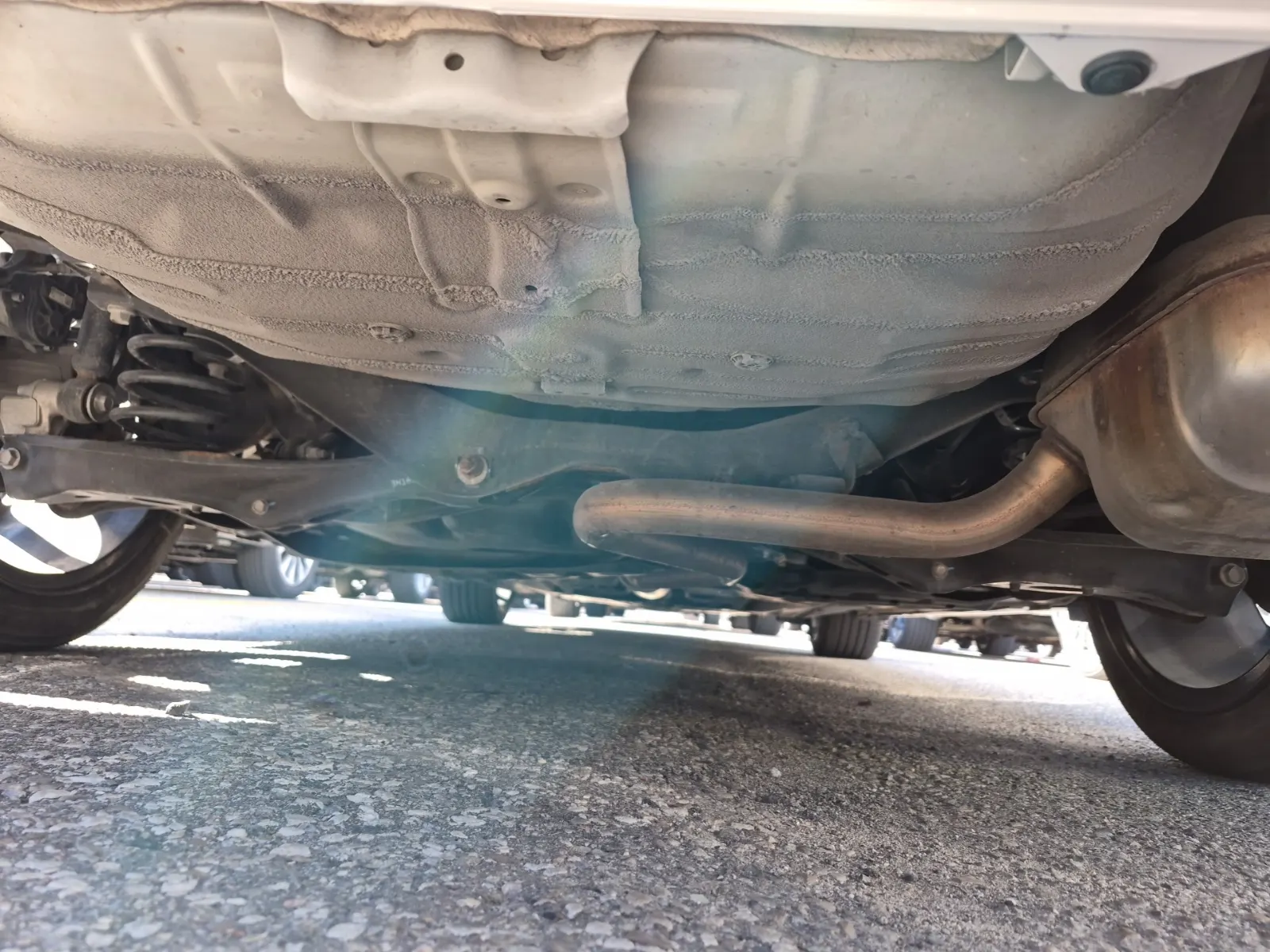Undercarriage - Rear Photo