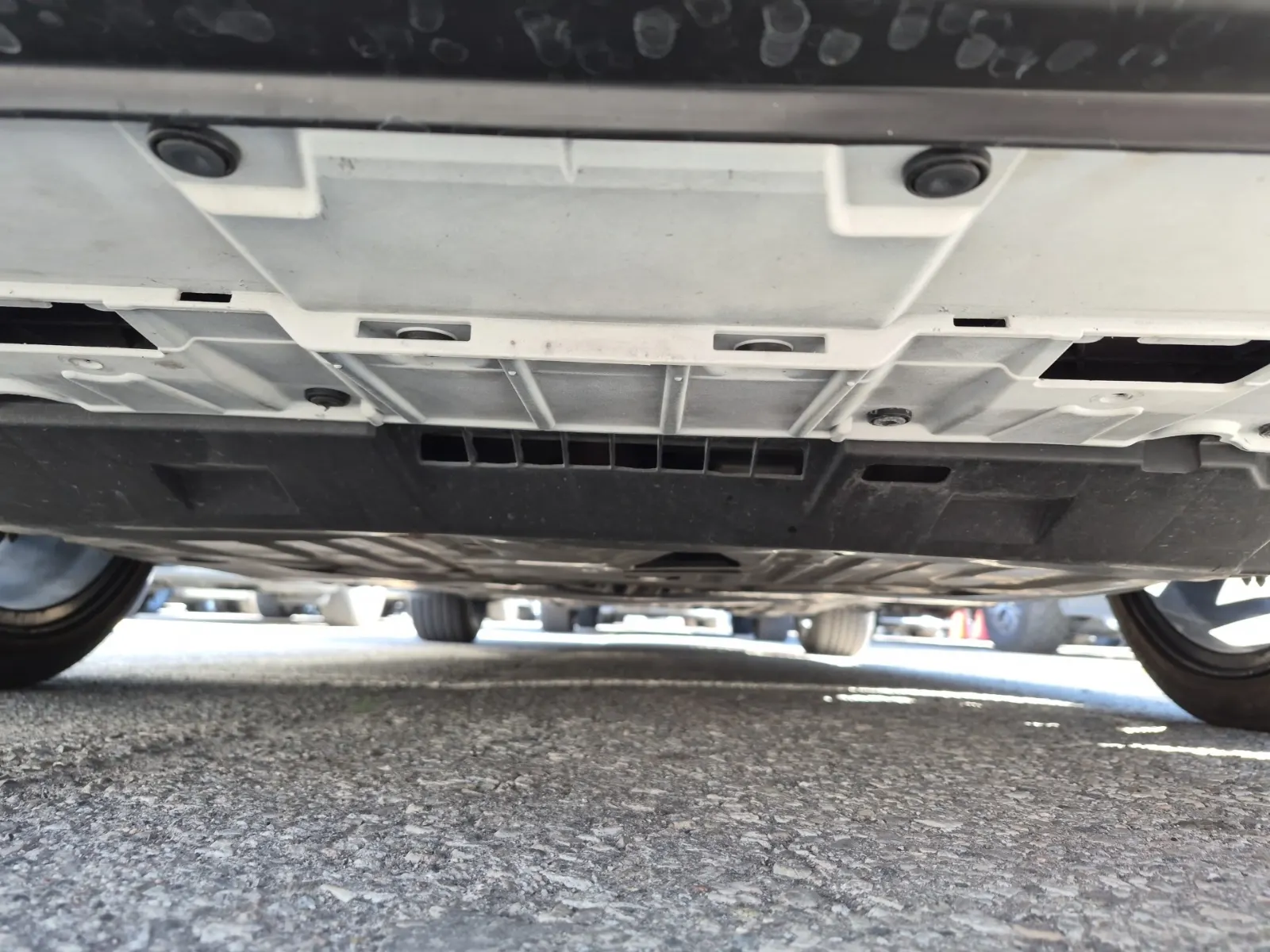 Undercarriage - Front Photo
