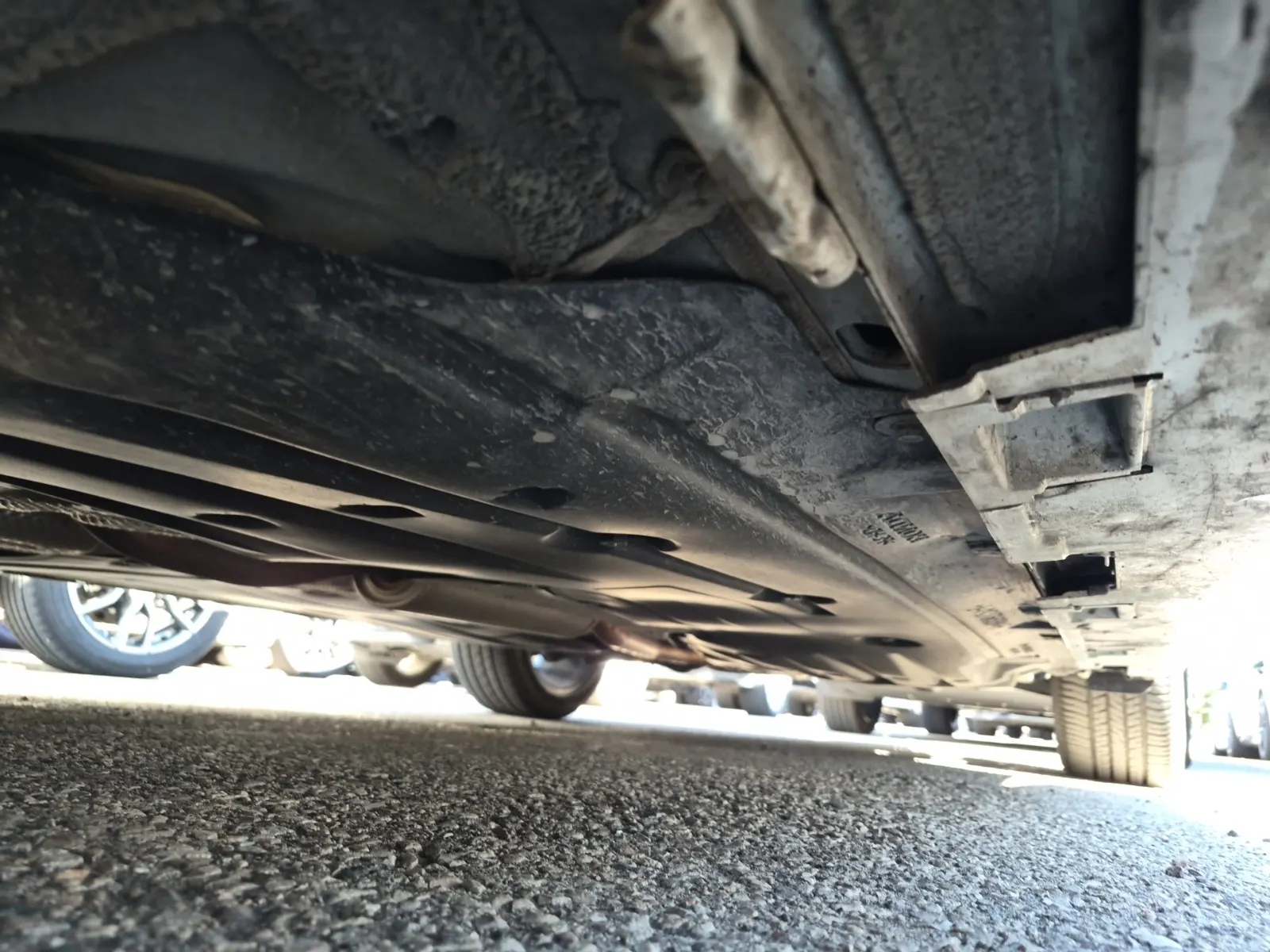 Undercarriage - Driver Photo