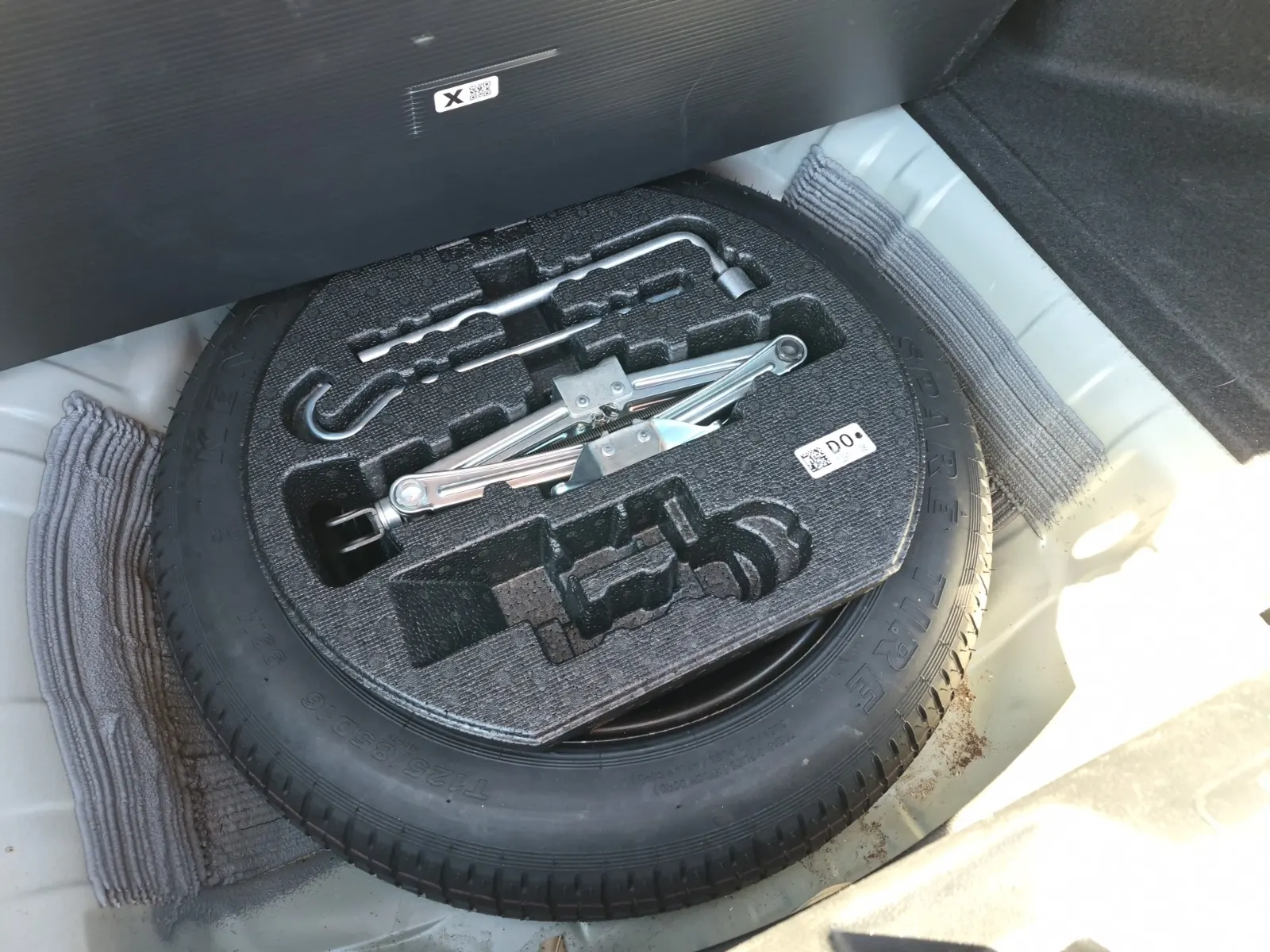 Spare Tire & Wheel Photo