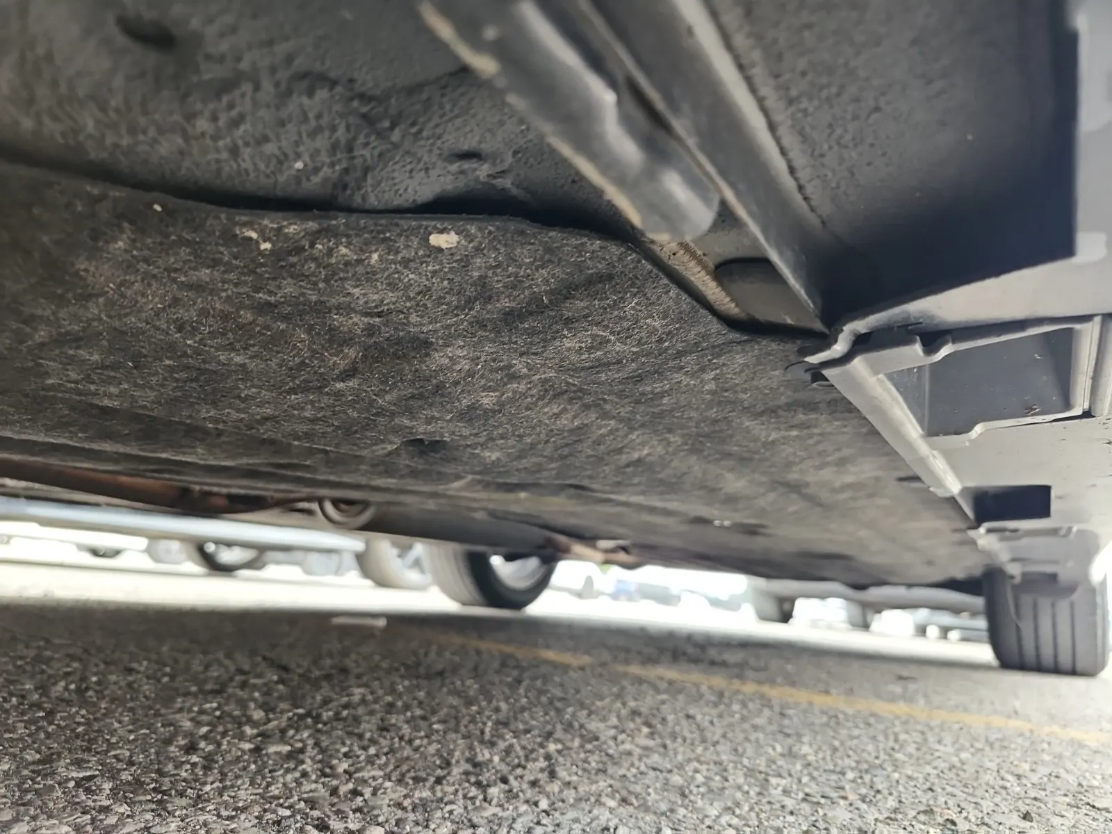 Undercarriage - Driver Photo