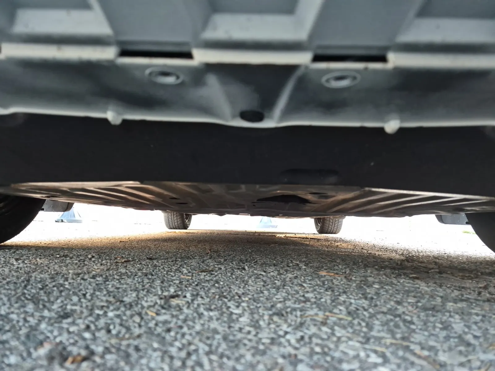 Undercarriage - Front Photo