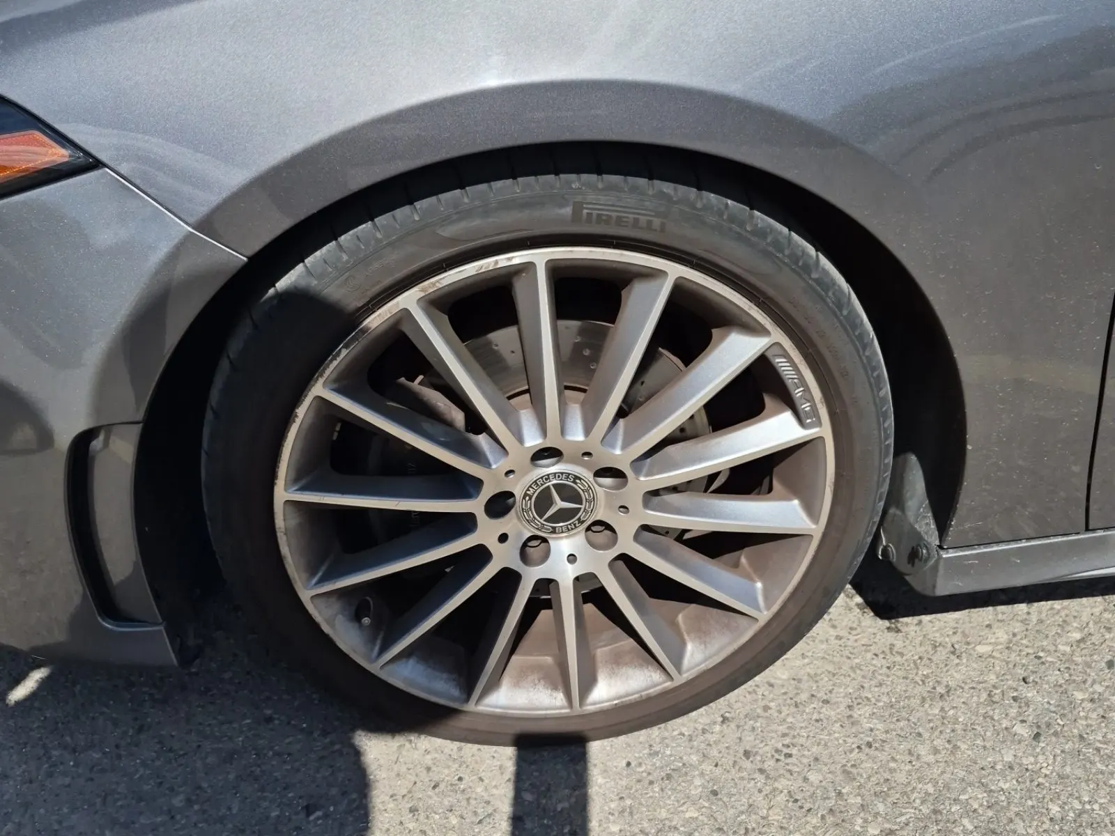 Front driver wheel/tire photo