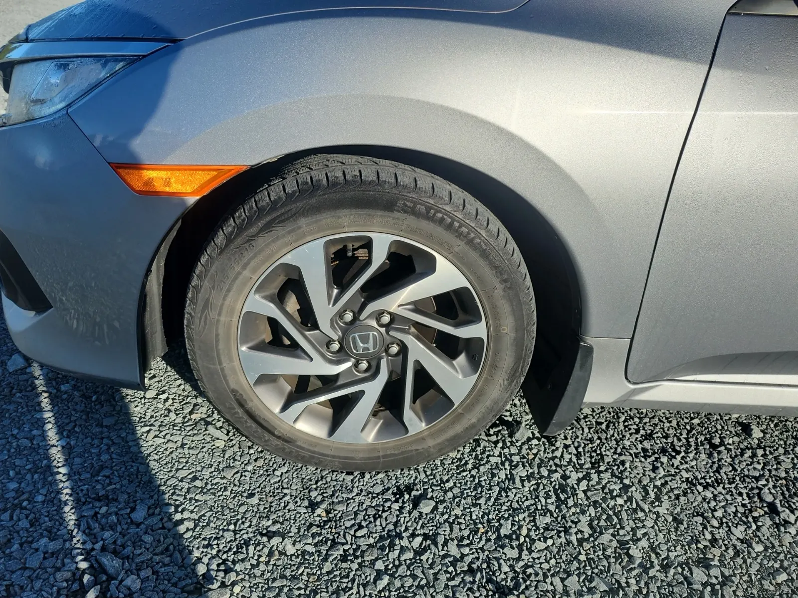 Front driver wheel/tire photo