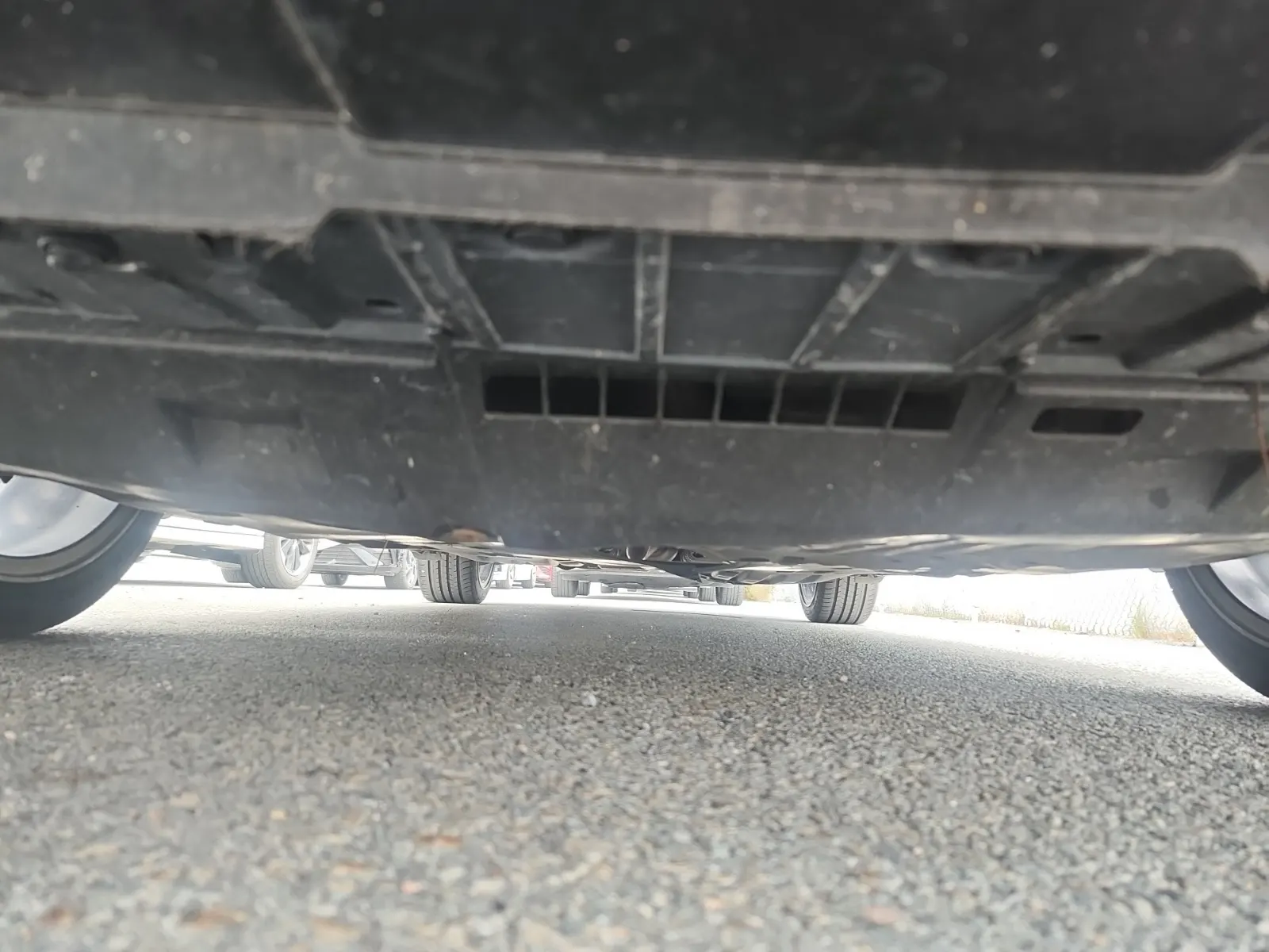 Undercarriage - Front Photo