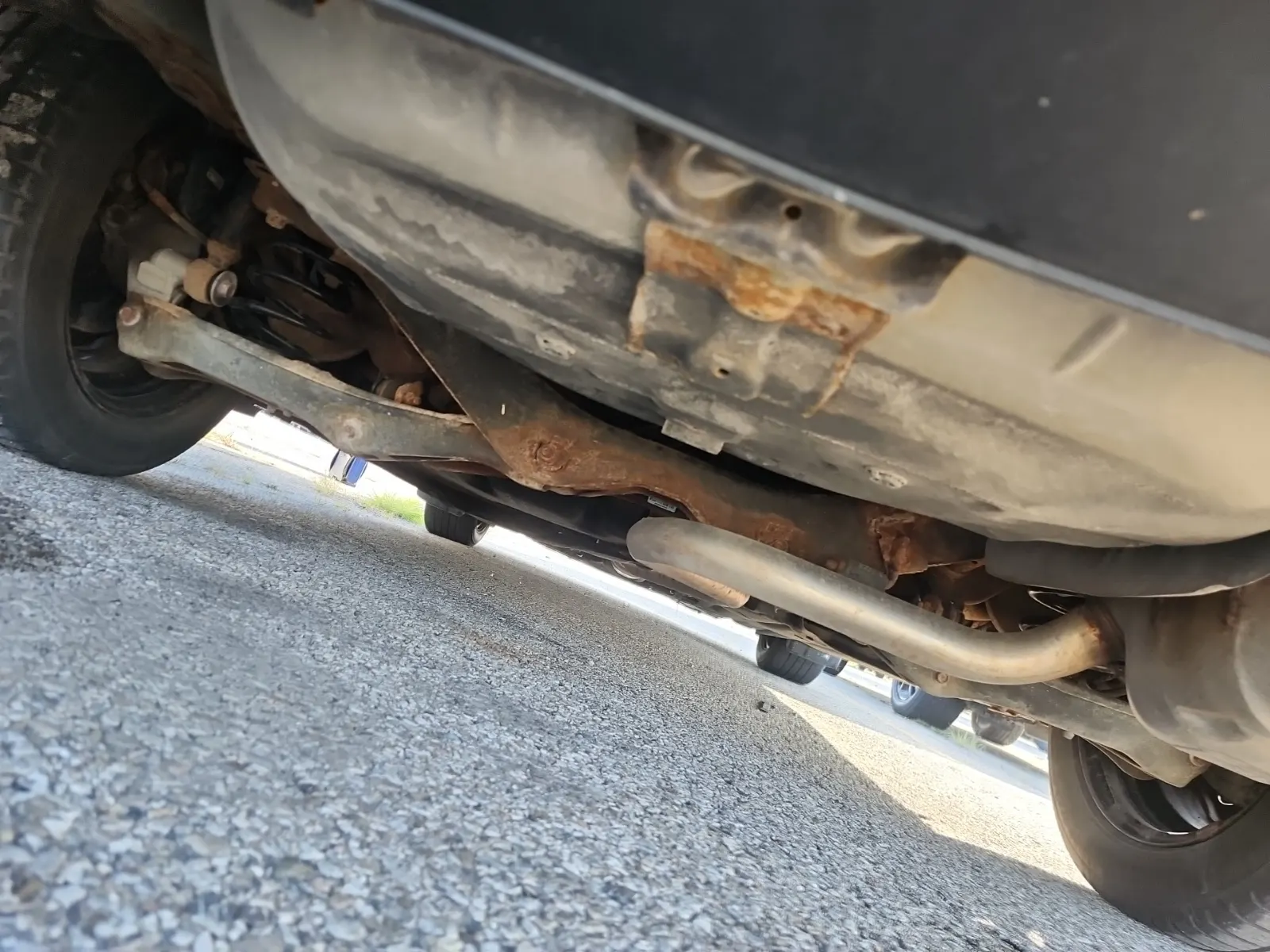 Undercarriage - Rear Photo
