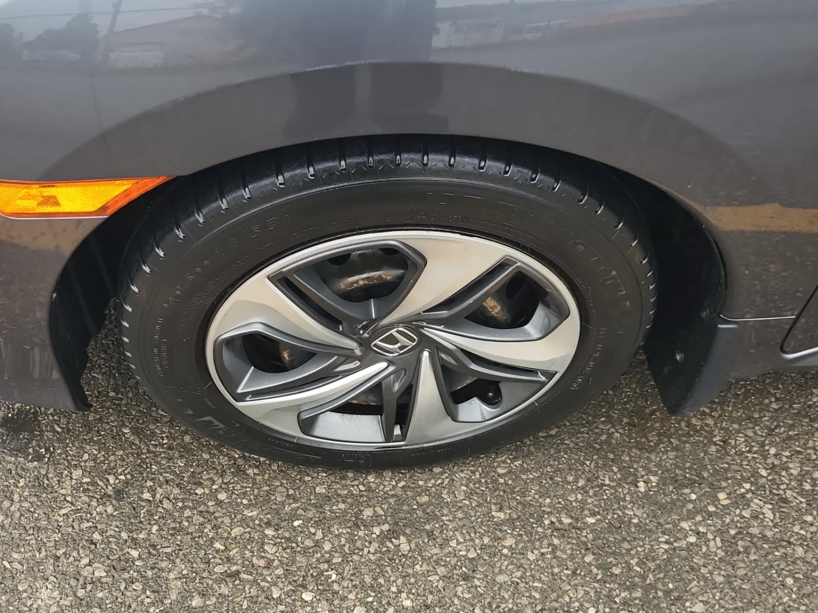 Front driver wheel/tire photo