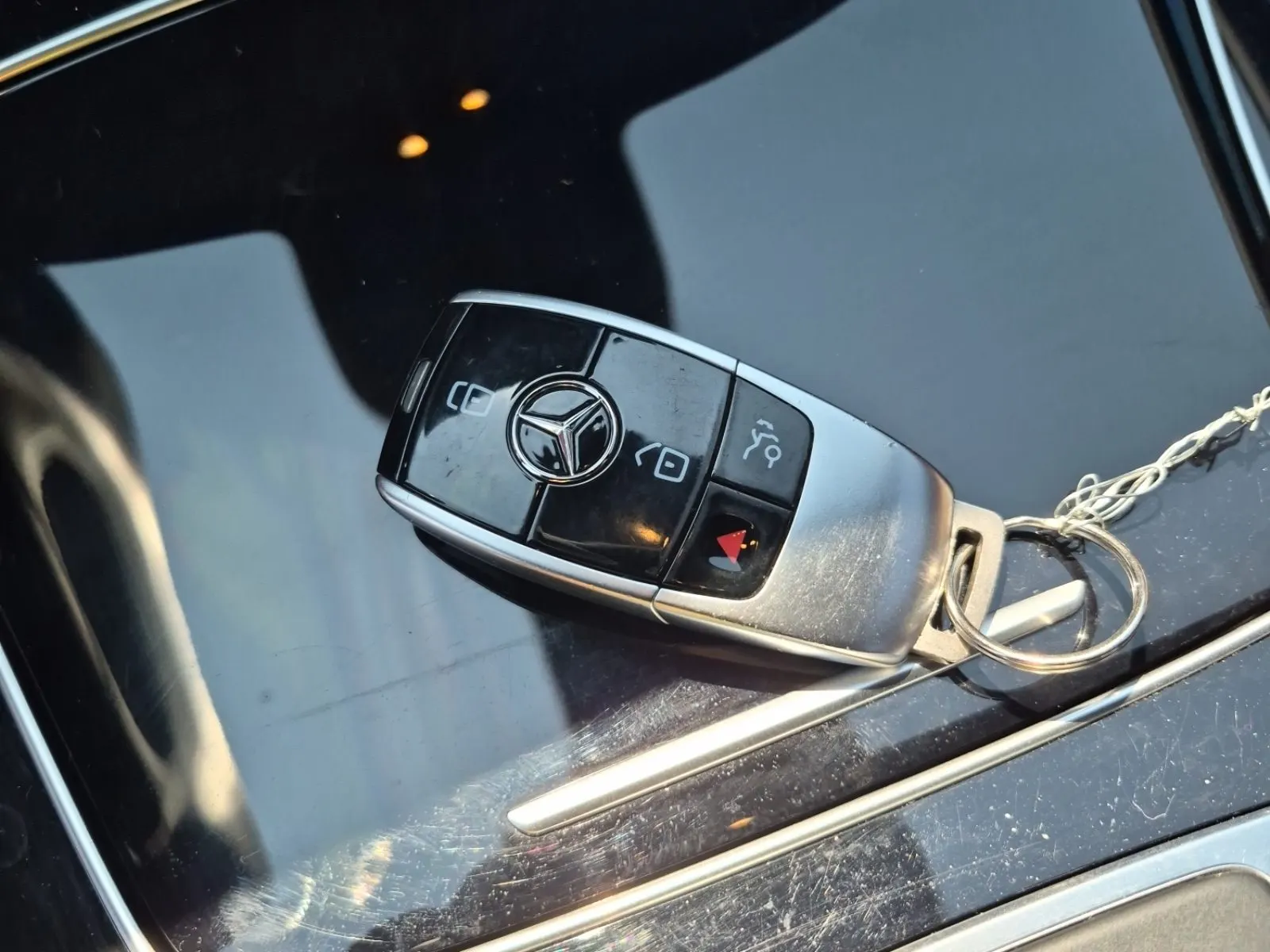 Keys/Fobs/Manual Photo