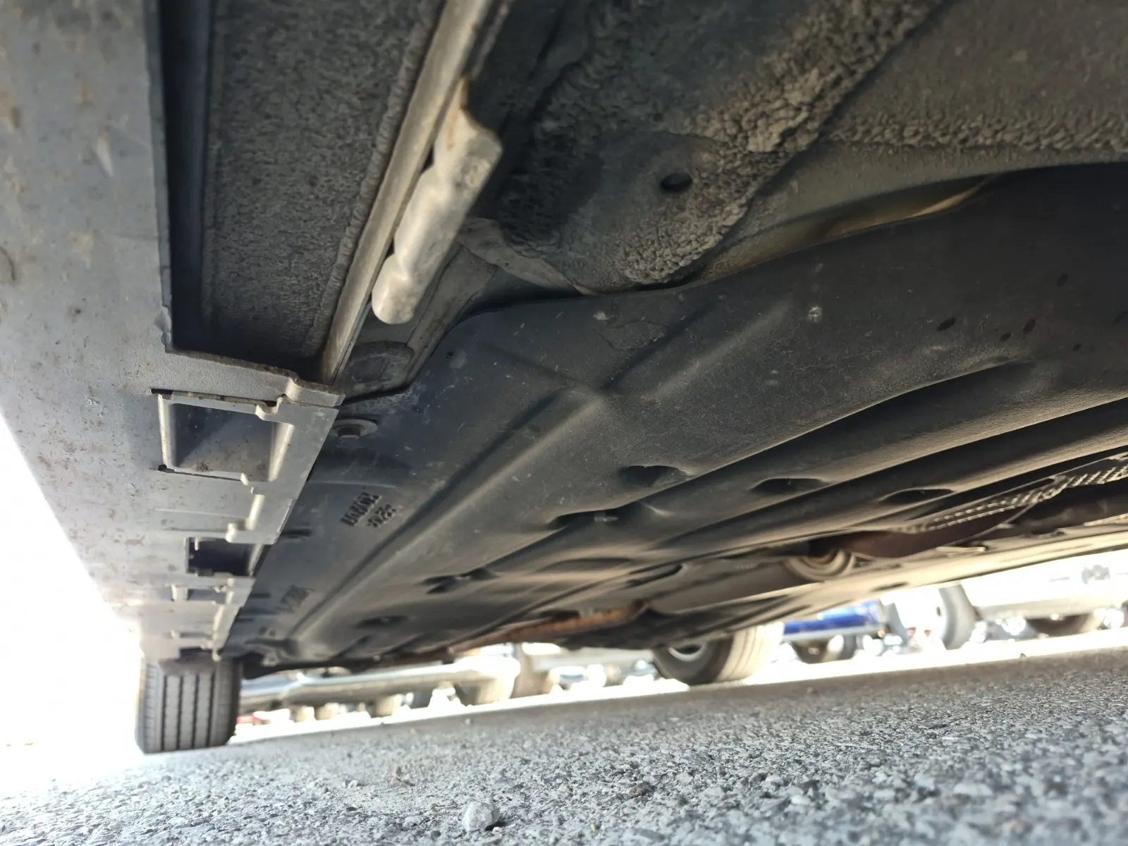 Undercarriage - Passenger Photo