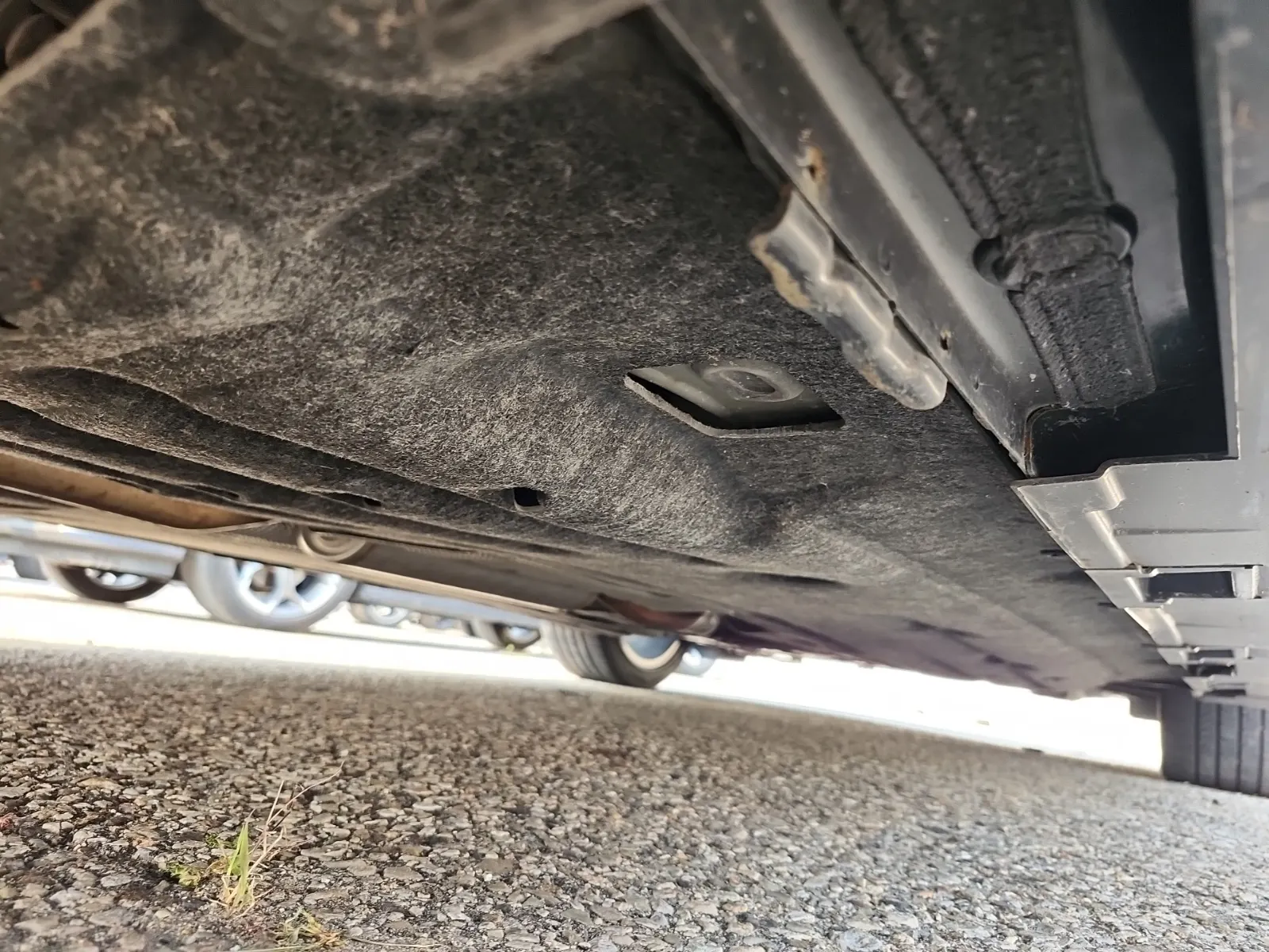Undercarriage - Passenger Photo