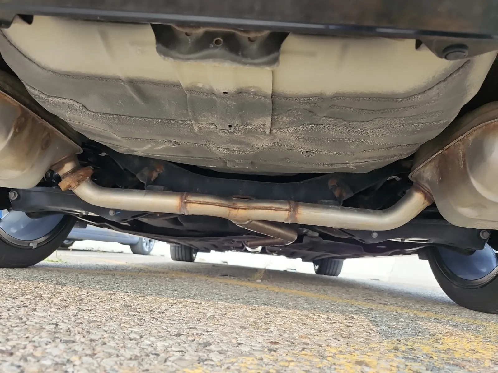 Undercarriage - Rear Photo