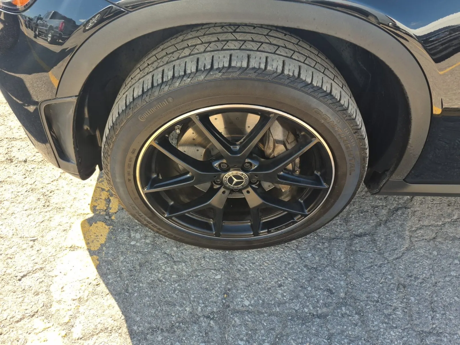 Front driver wheel/tire photo