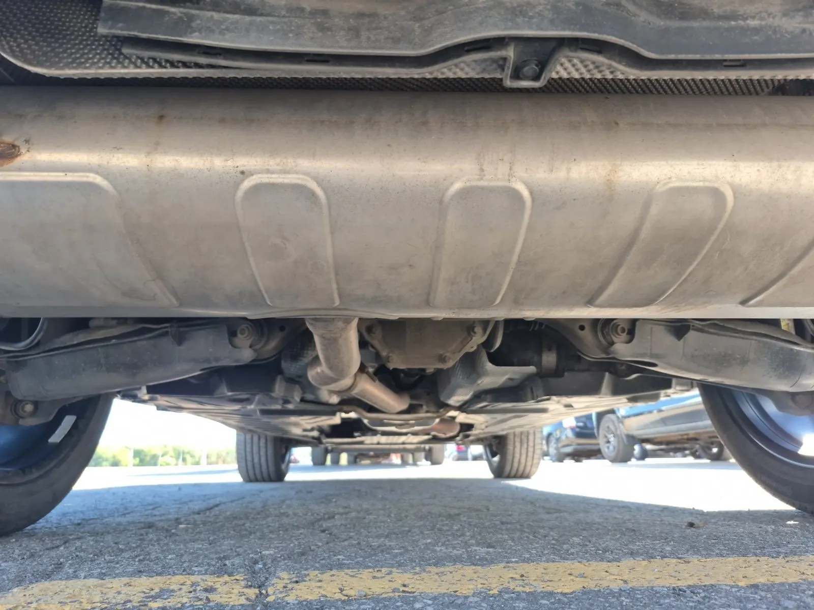 Undercarriage - Rear Photo
