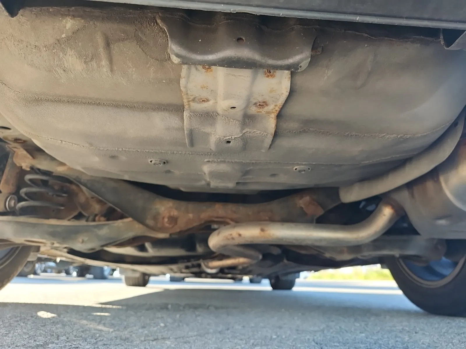 Undercarriage - Rear Photo
