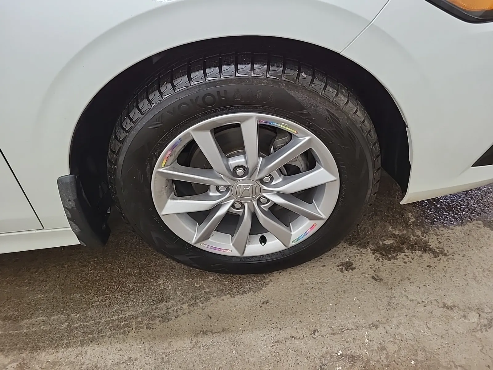 Right Front Wheel/Tire Photo