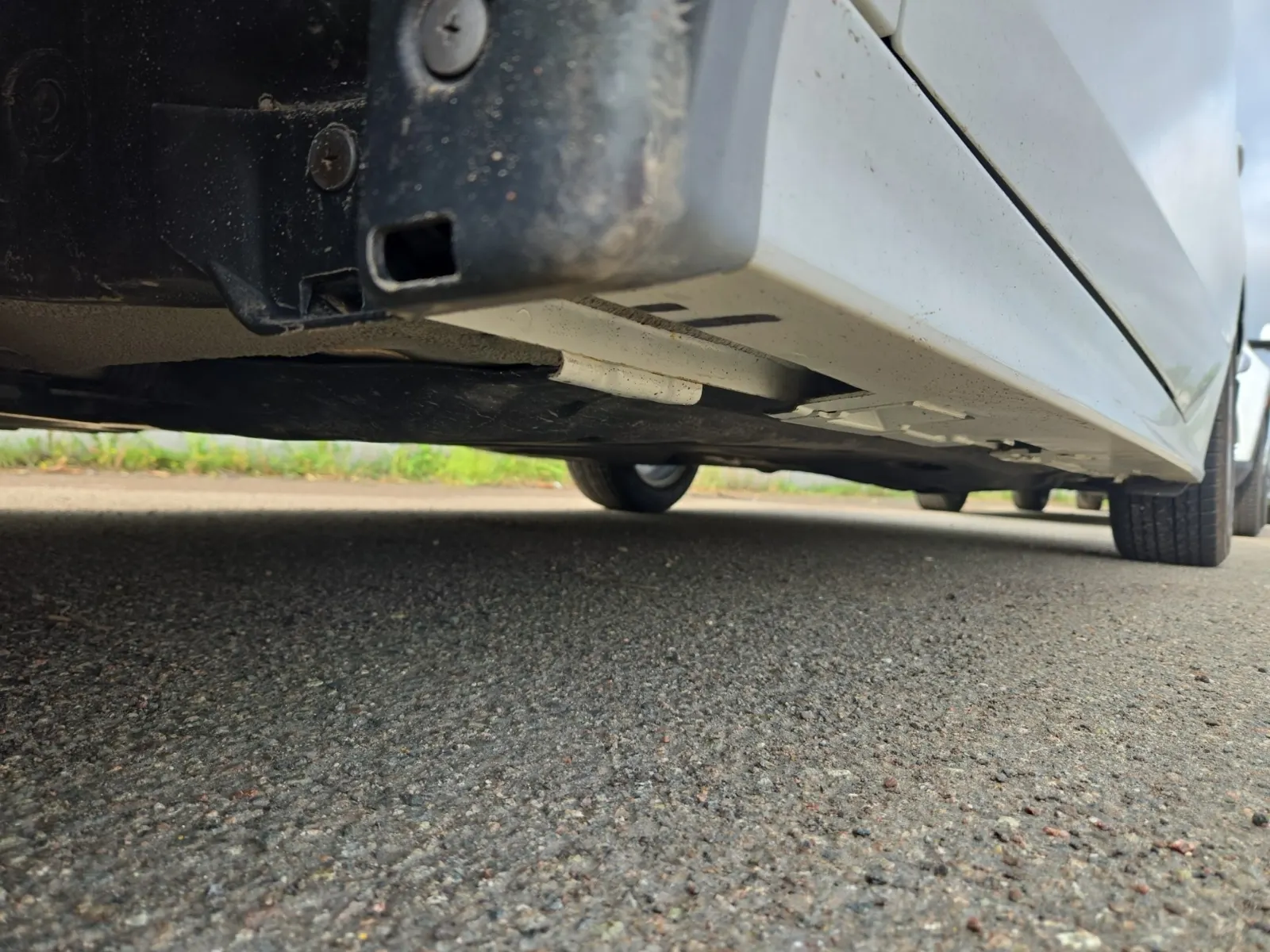 Undercarriage - Driver Photo