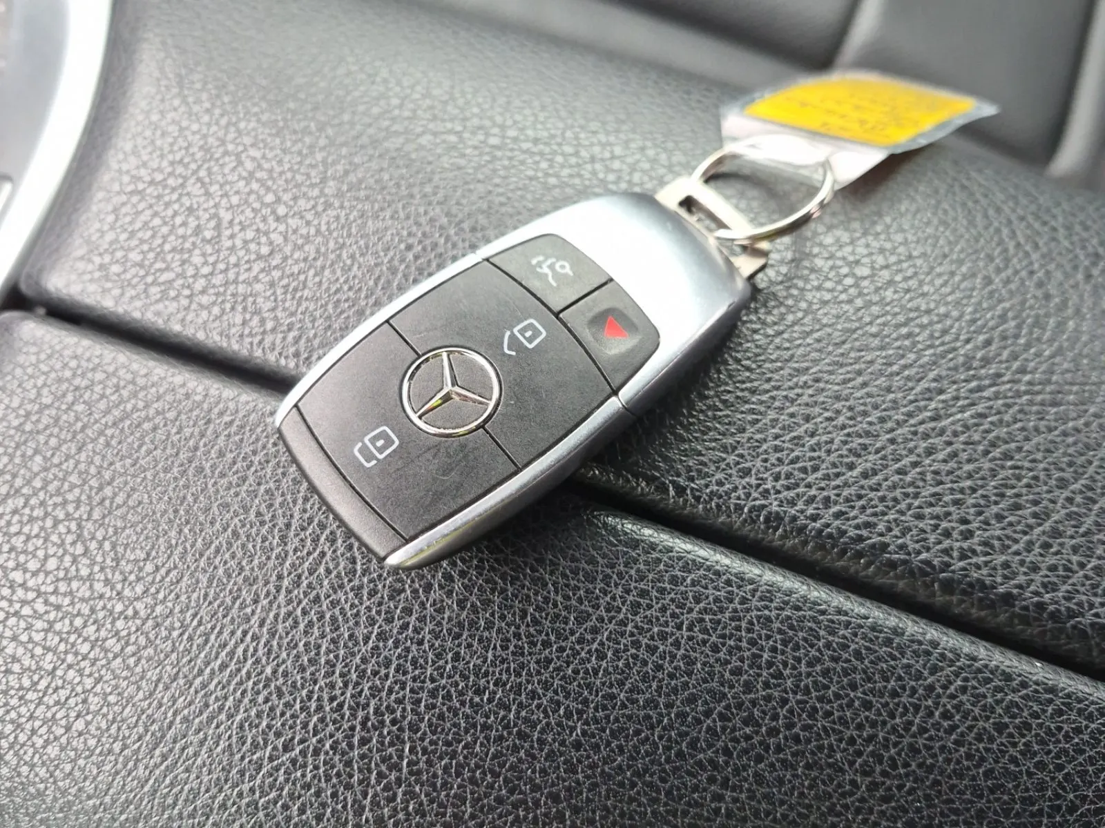 Keys/Fobs/Manual Photo