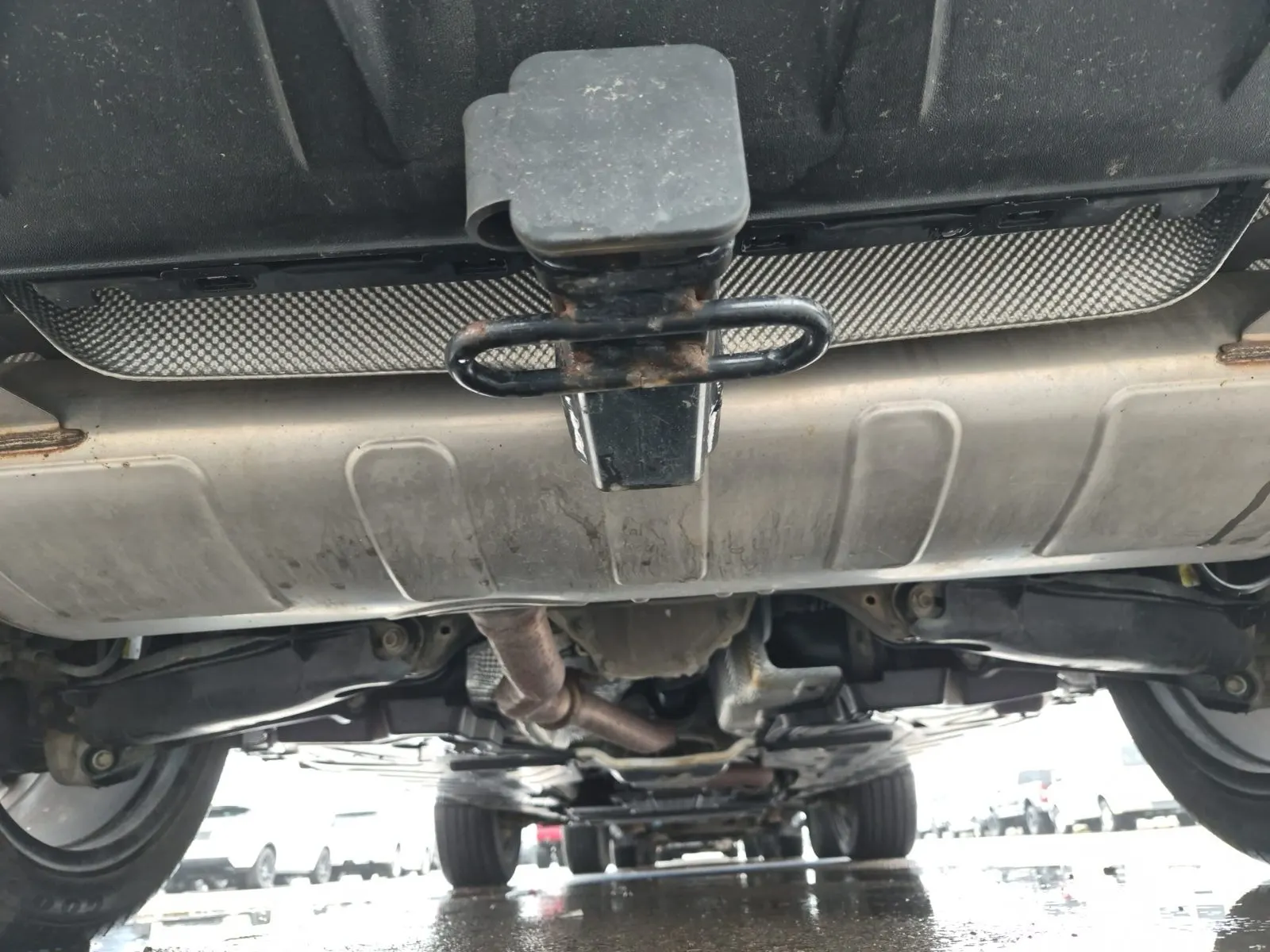 Undercarriage - Rear Photo
