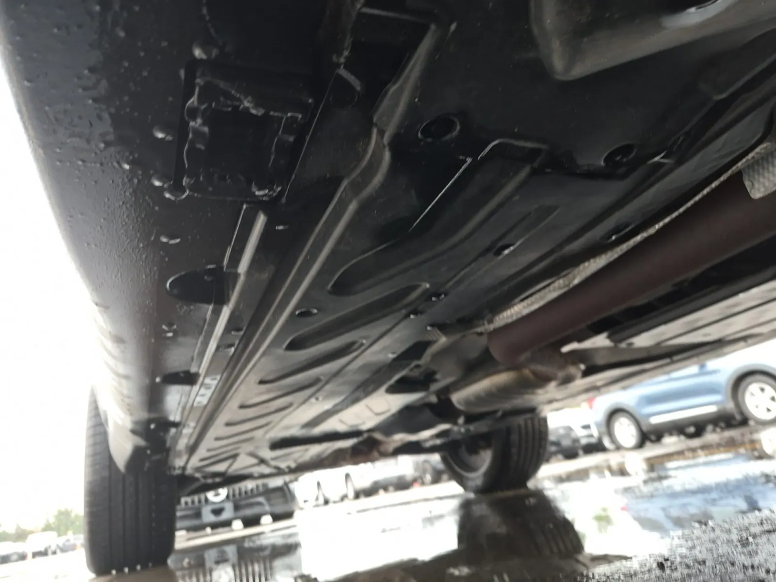 Undercarriage - Passenger Photo