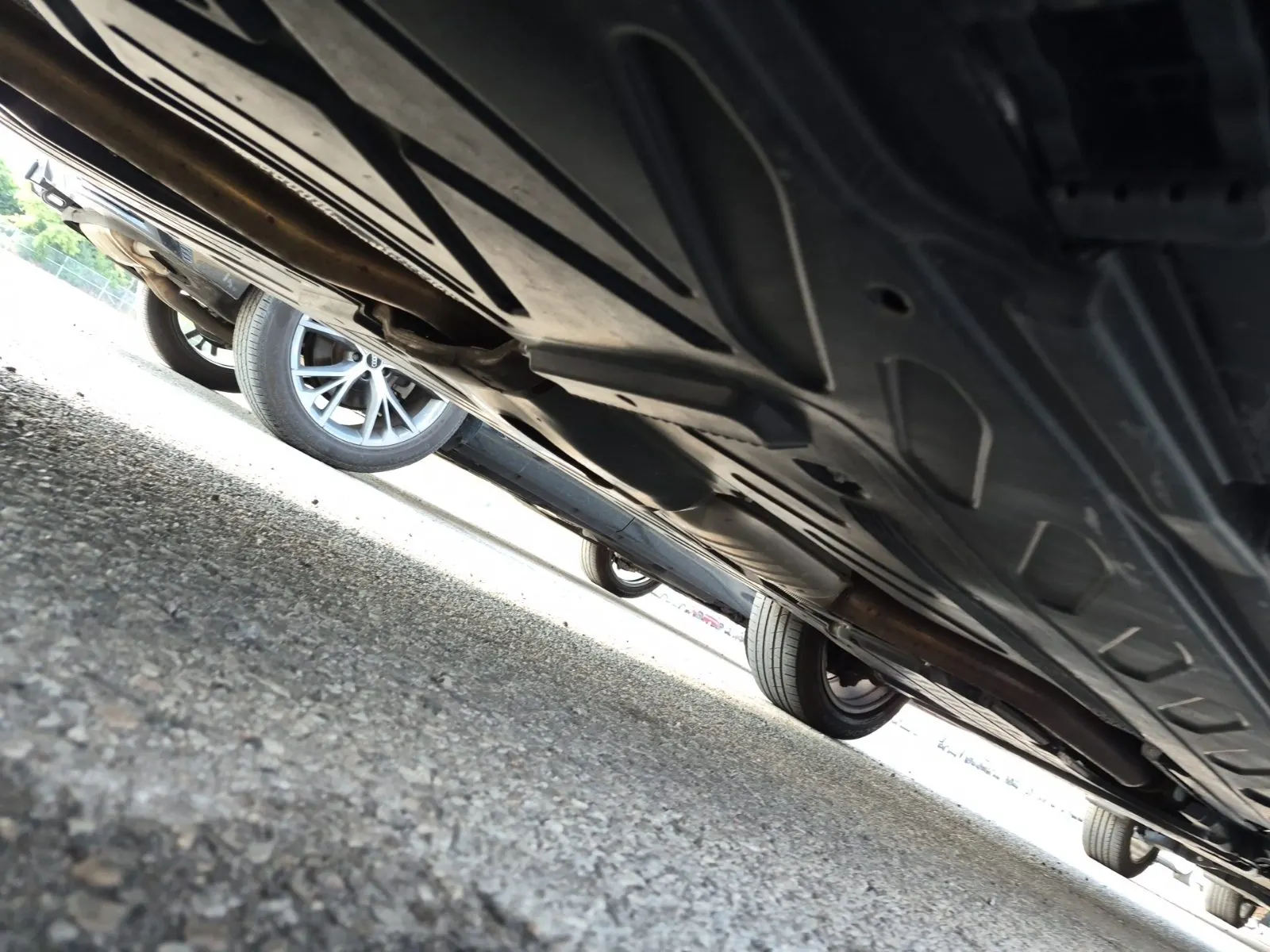 Undercarriage - Passenger Photo