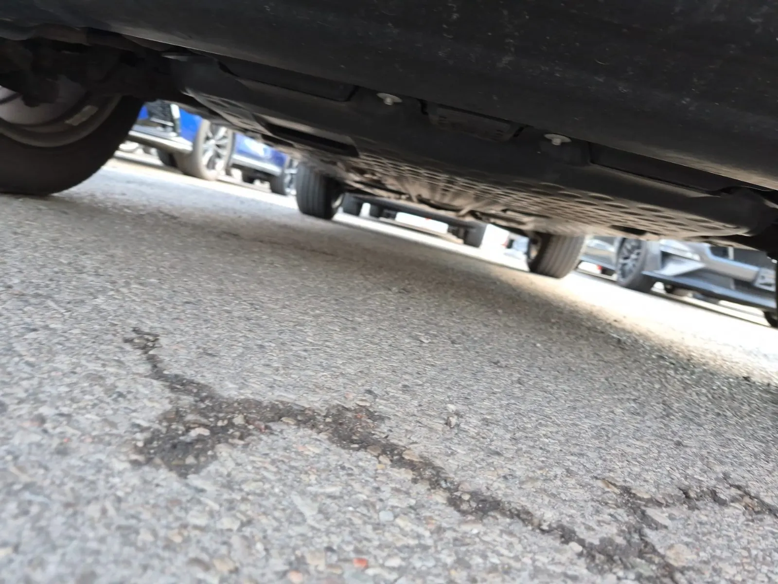 Undercarriage - Front Photo
