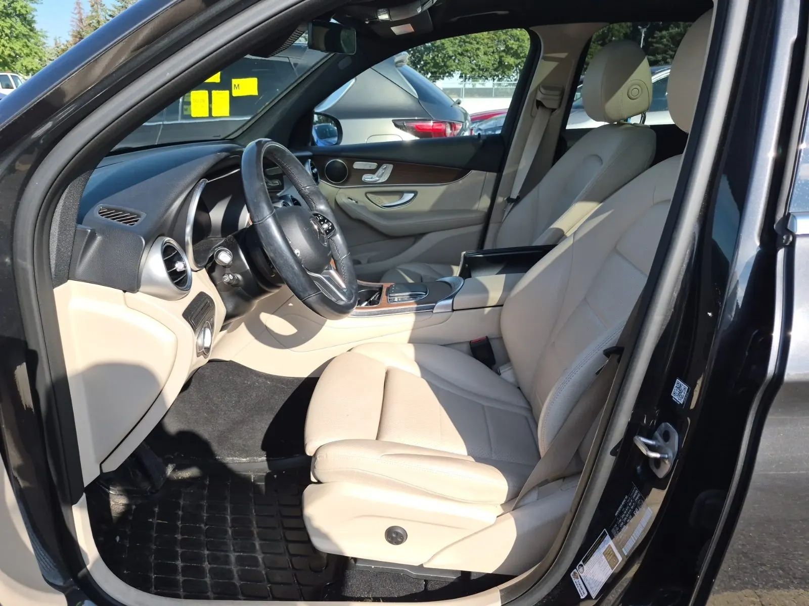 Front Interior Photo
