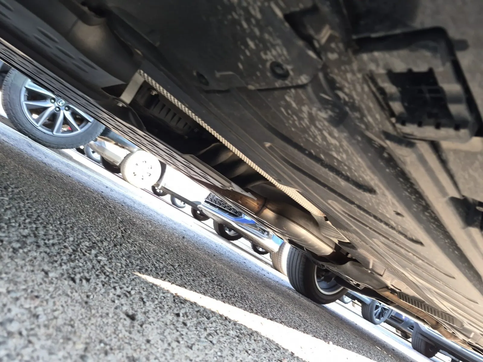 Undercarriage - Driver Photo