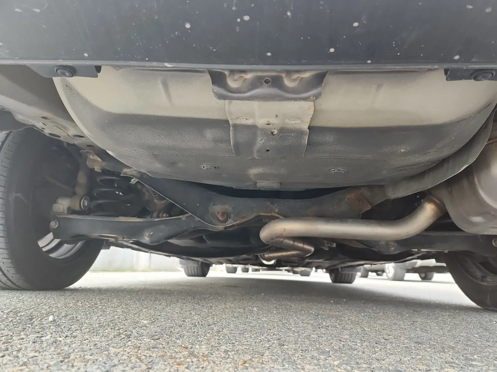 Undercarriage - Rear Photo