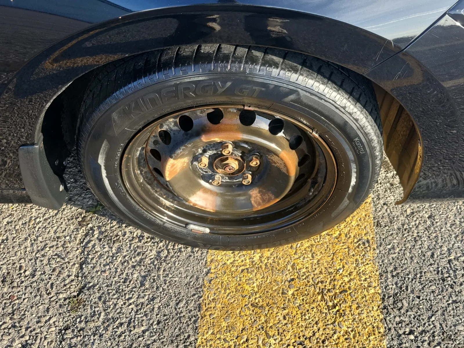 Right Front Wheel/Tire Photo