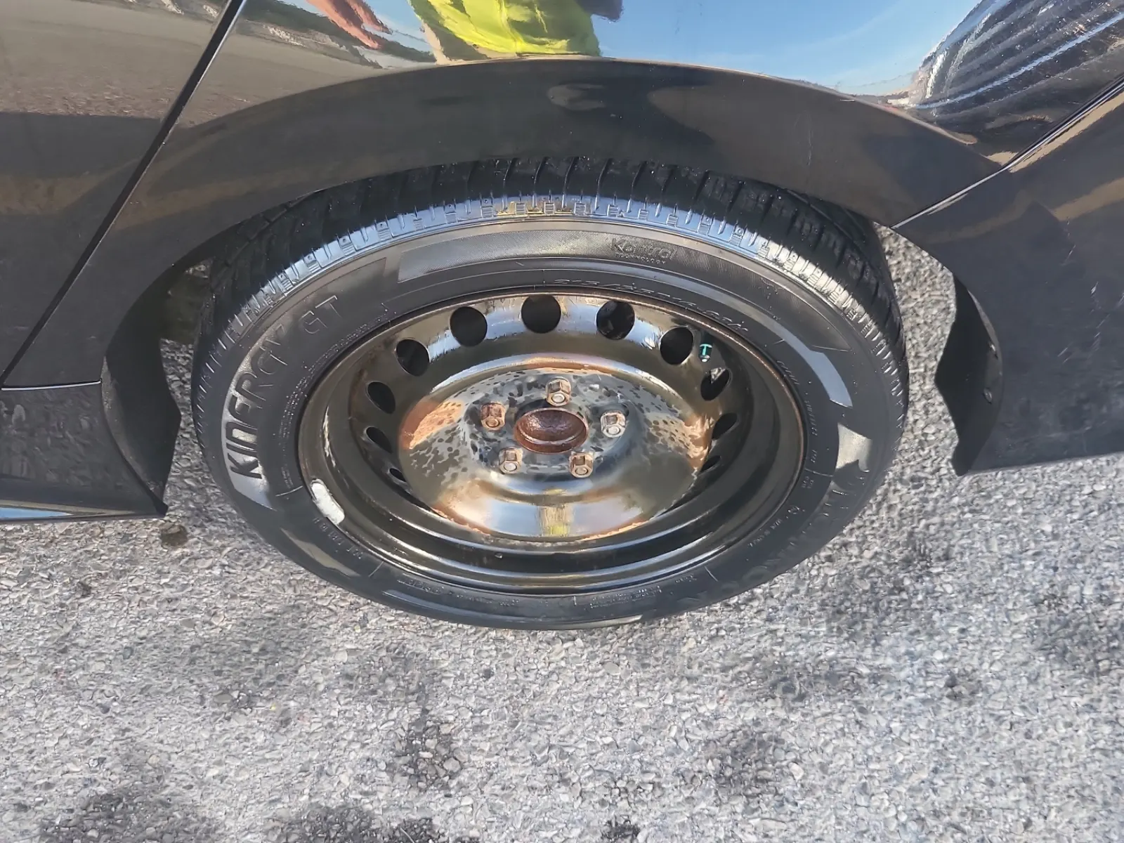 Left Rear Wheel/Tire Photo