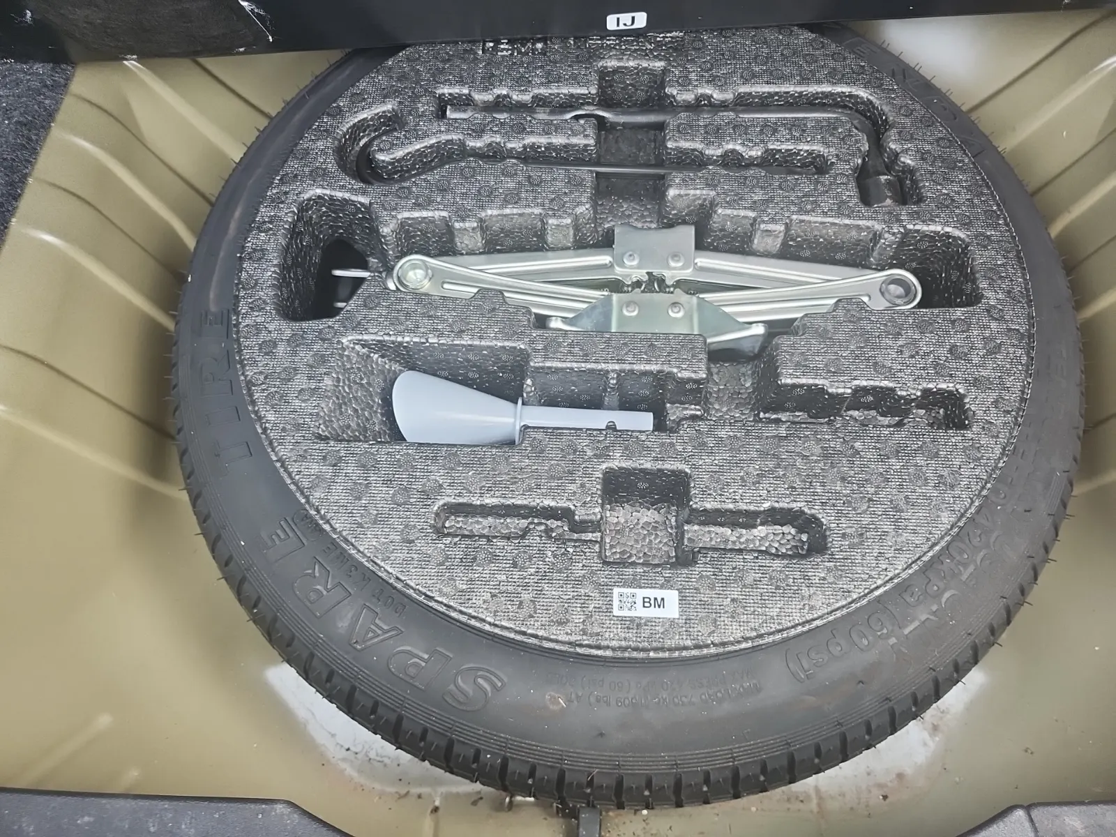 Spare Tire & Wheel Photo
